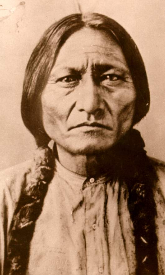 Lakota Chief en:Sitting Bull.