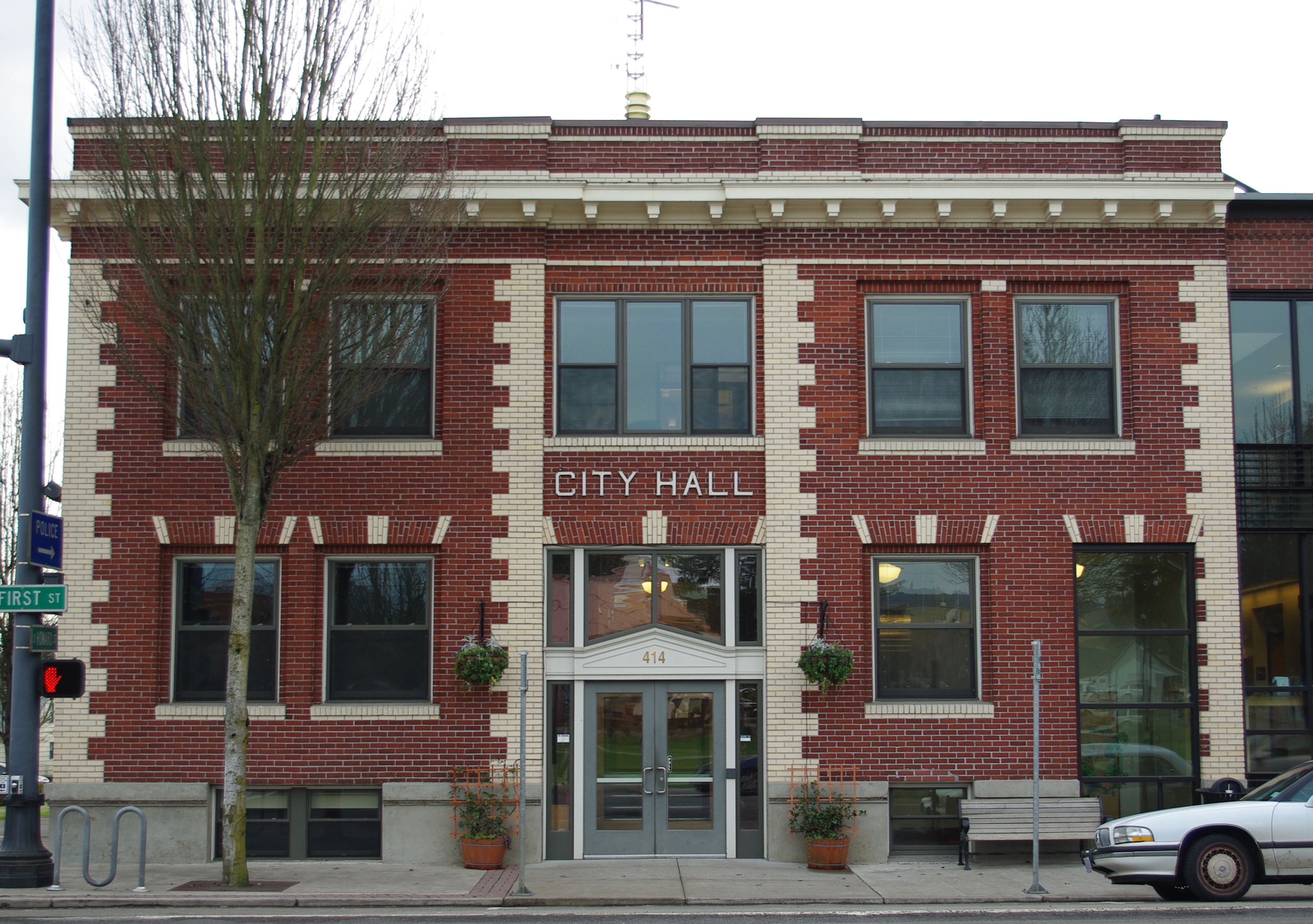 City hall in w:Newberg, Oregon, USA