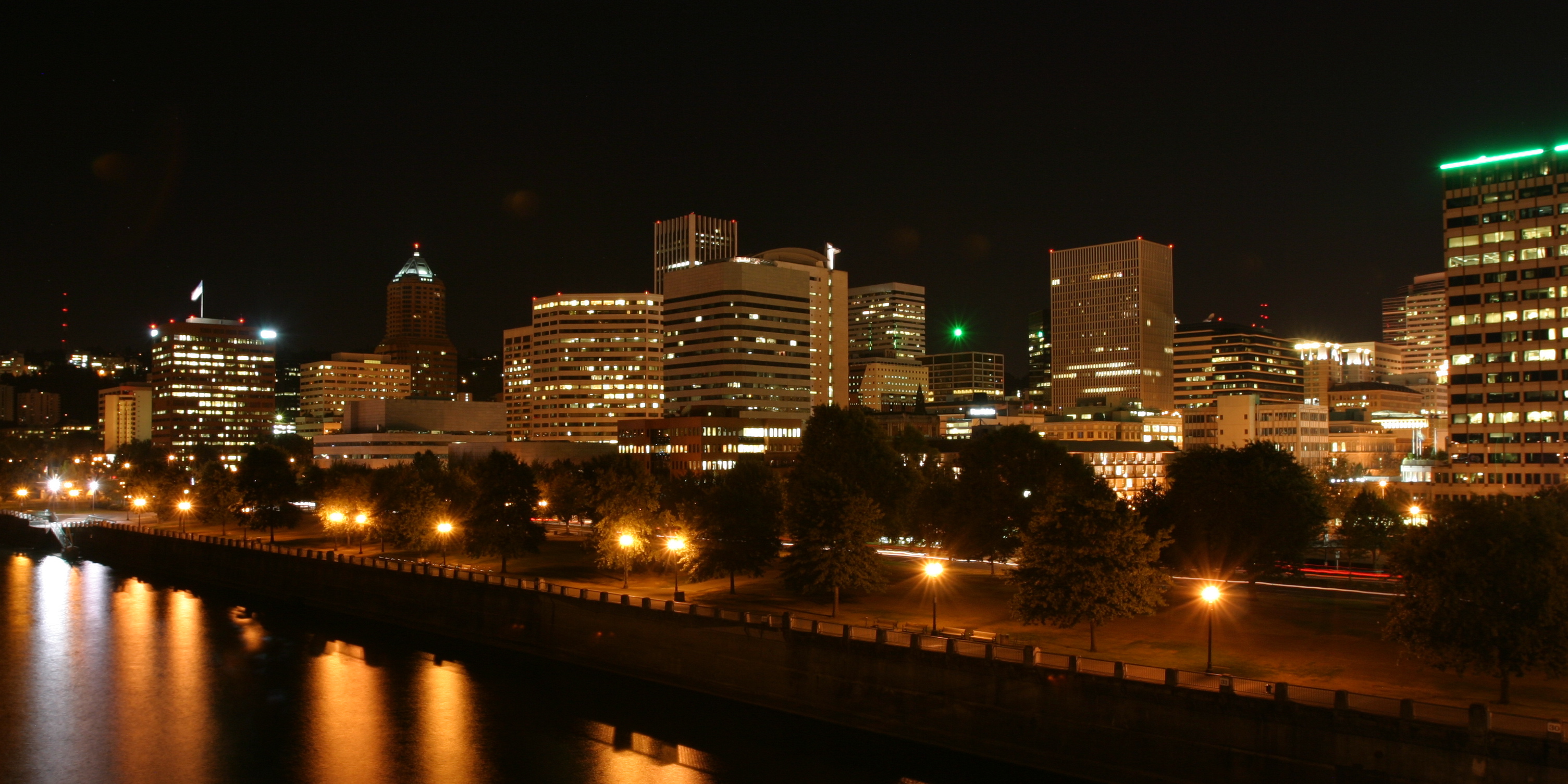 Governer Tom McCall Waterfront Park in Portland, Oregon.