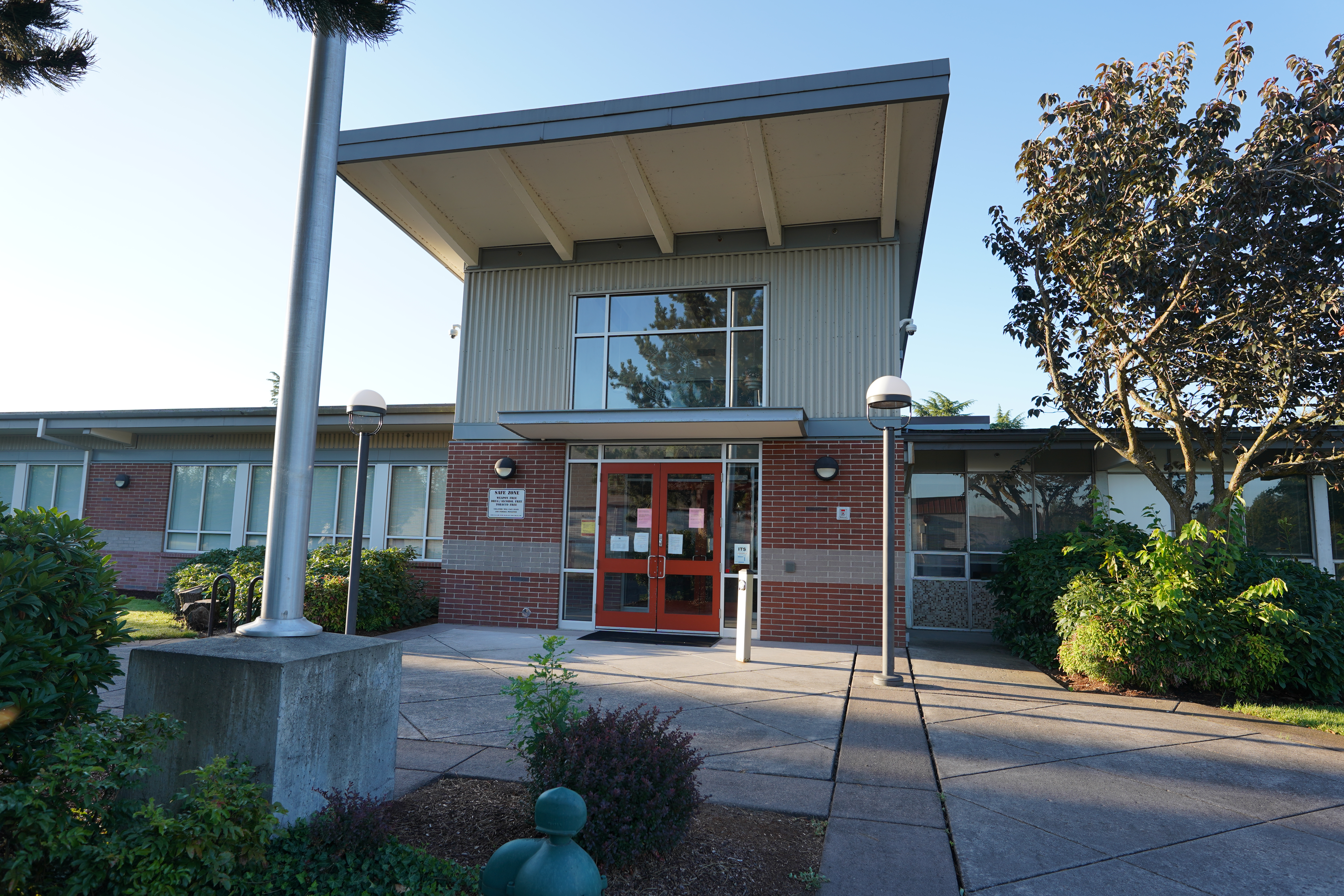 Main entrance of the Vancouver Public Schools Administrative Services building, Vancouver, Washington. Photograph taken on 2020-07-19T13:57Z.