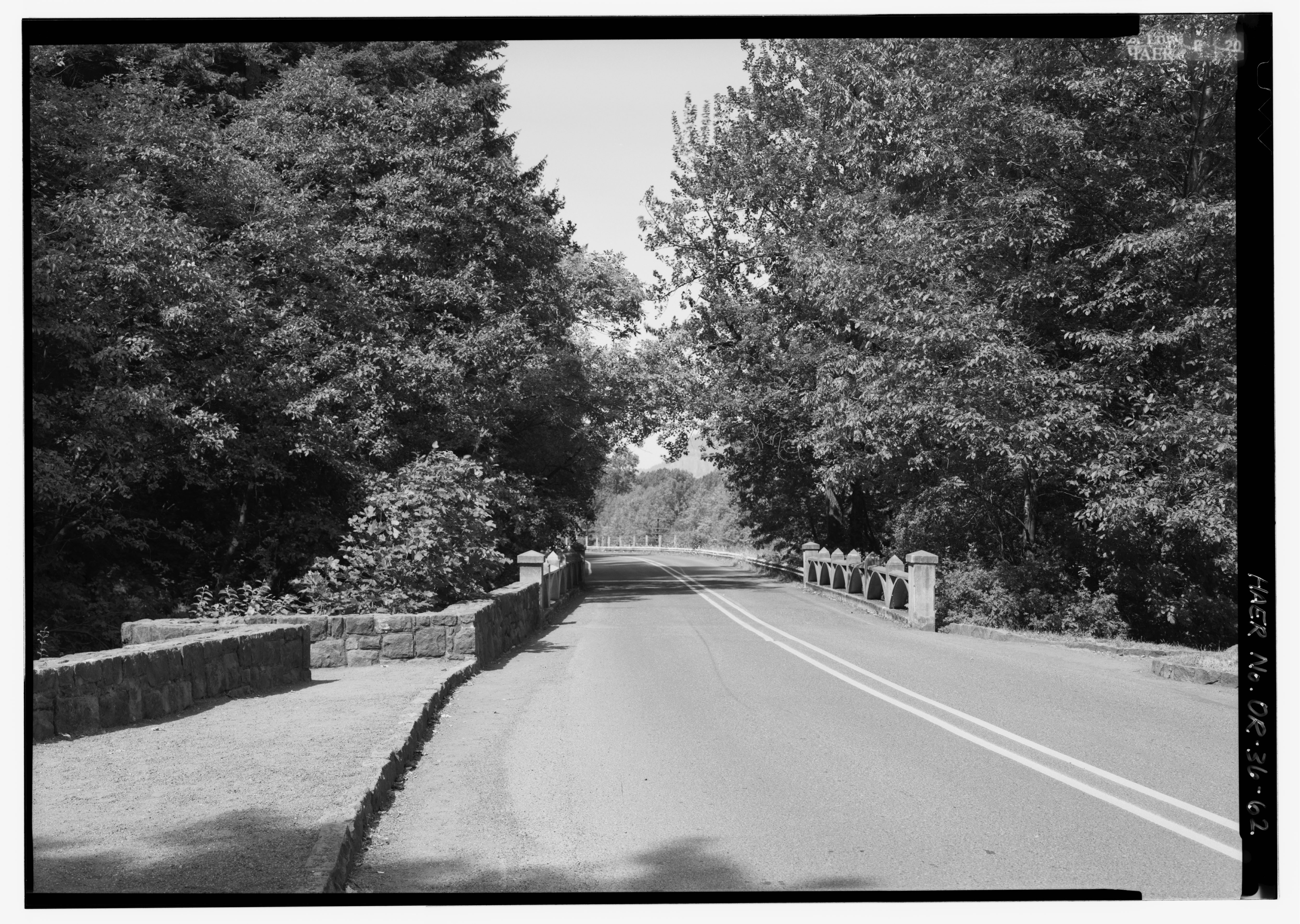 ROADWAY VIEW LOOKING WEST OF HORSETAIL FALLS BRIDGE. SAME PHOTO AS HAER No. OR-36-M-1.