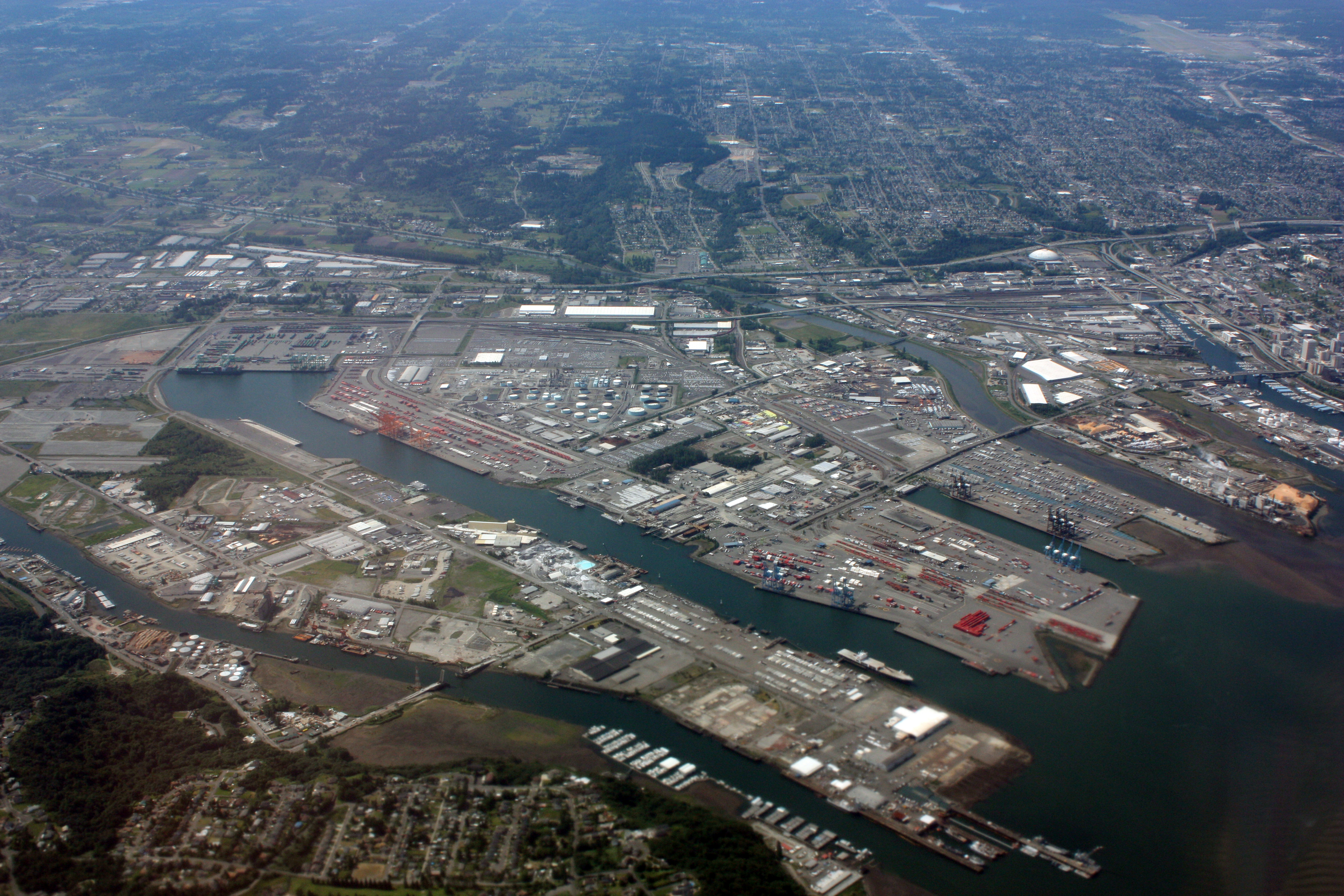 Port of Tacoma with Commencement Bay (lower right); Puyallup River (above center)