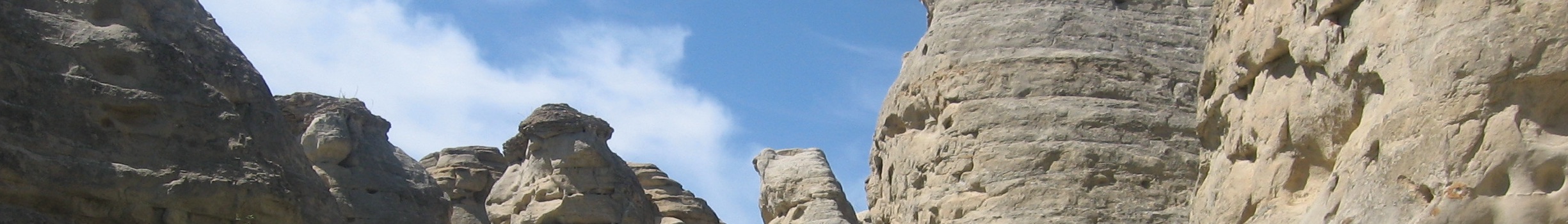 Wikivoyage banner for Writing on Stone Provincial Park. Cropped from this PD-licensed picture:https://commons.wikimedia.org/wiki/File:Writing-on-Stone_Provincial_Park,_Alberta.jpg