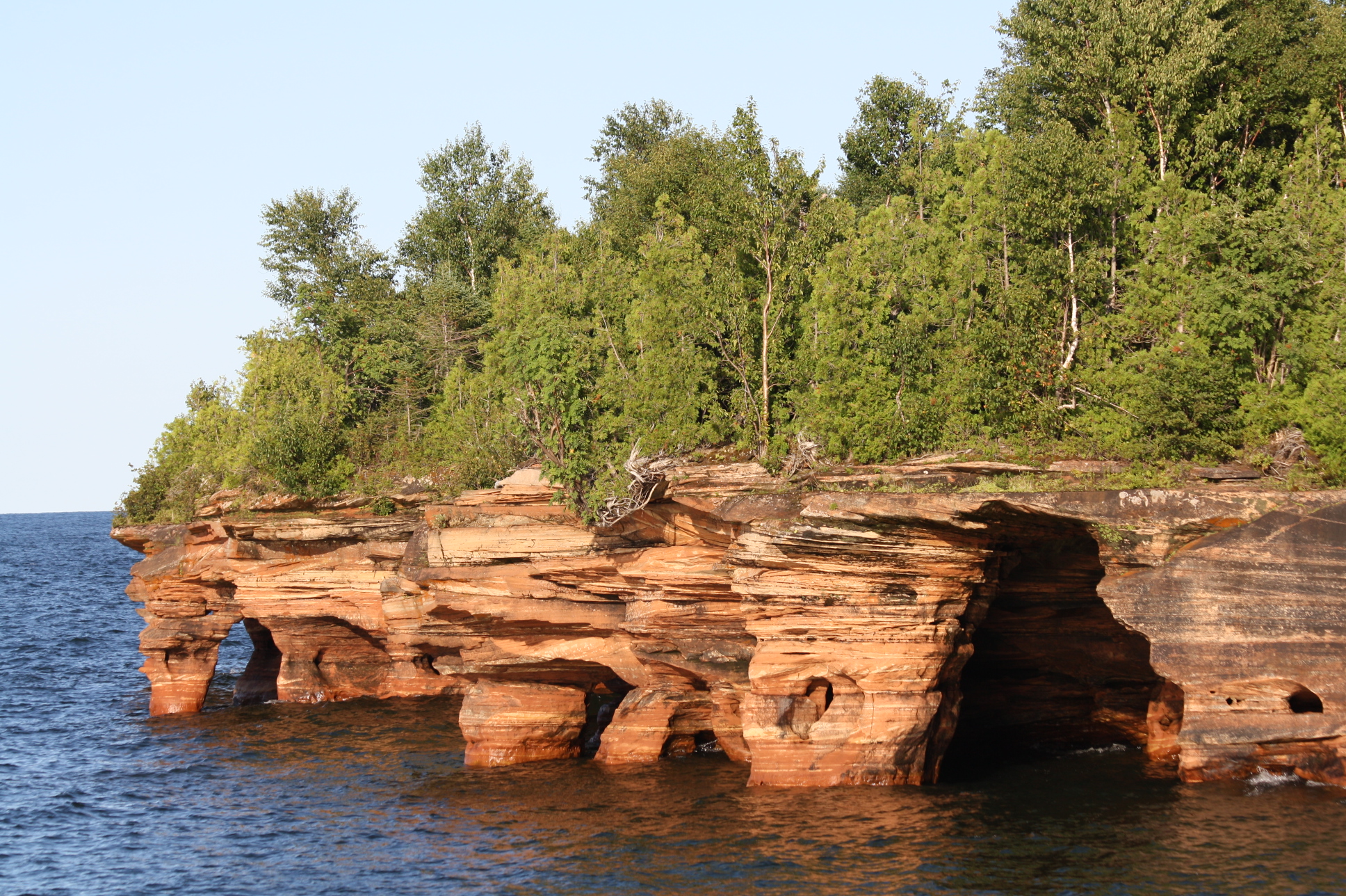 The seacaves at Devils Island in the Apostle Islands National Lakeshore. This file was uploaded with Commonist.