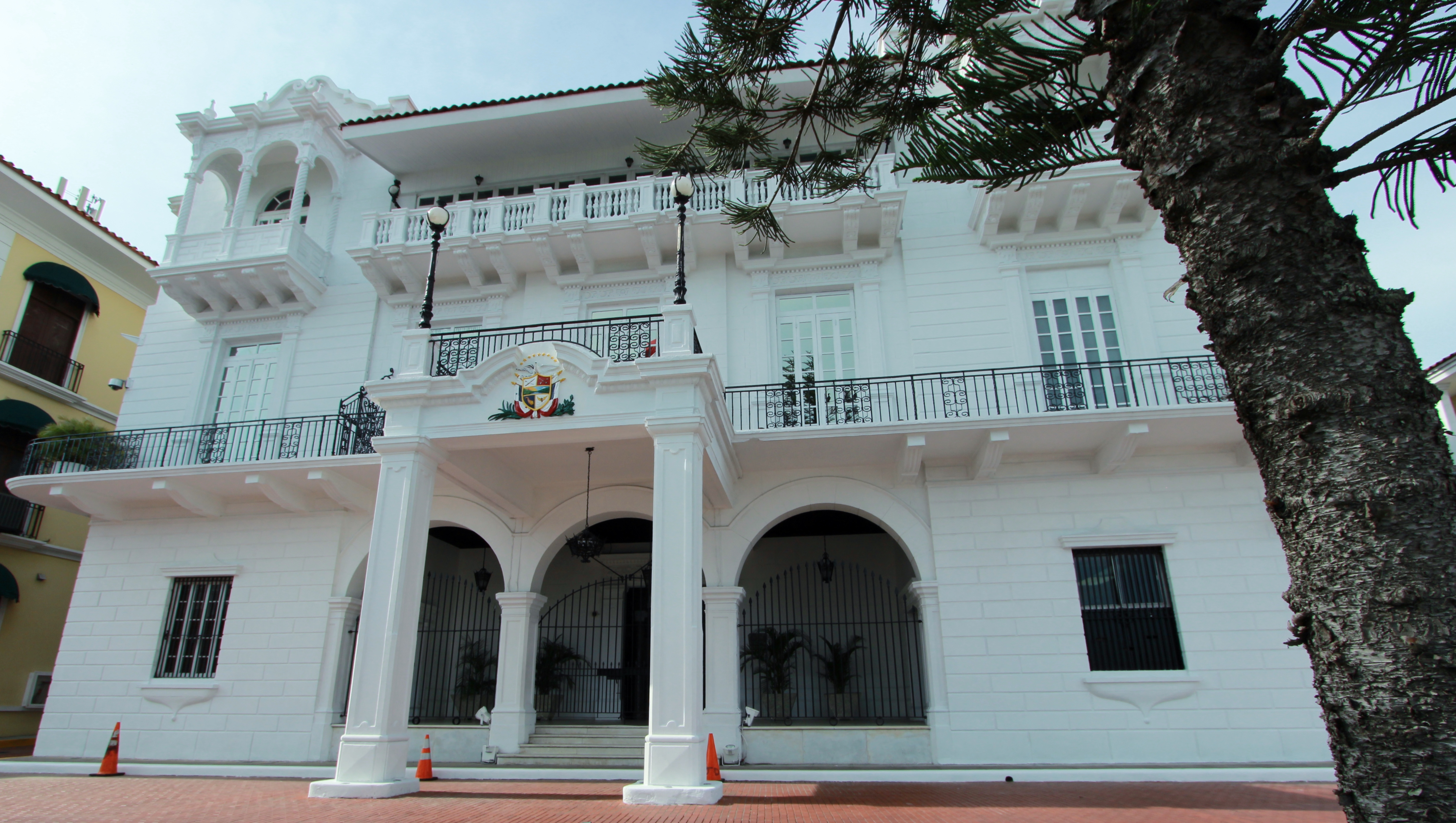 This is a picture of the panamanian cultural heritage monument with the ID