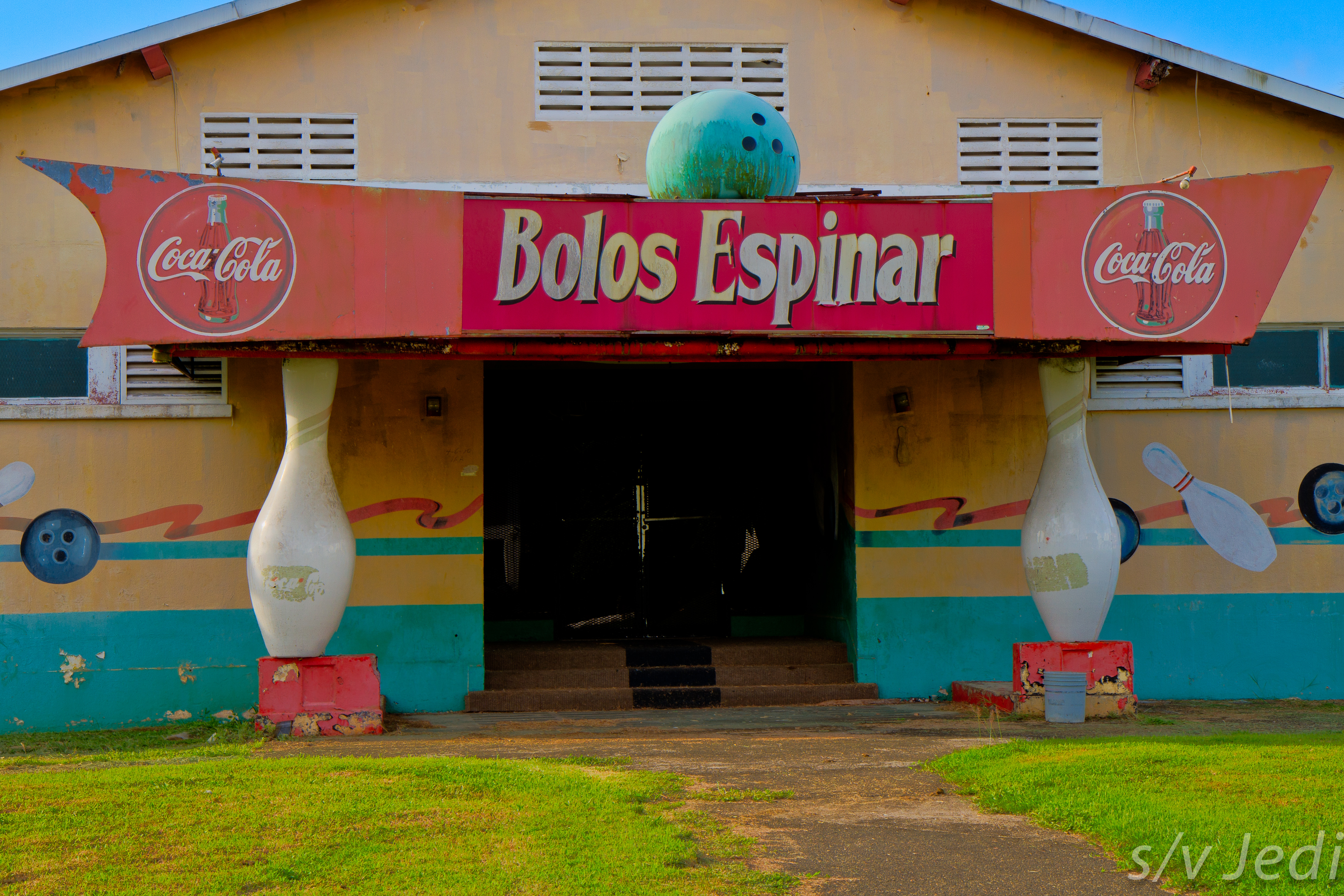 Abandoned bowling alley in Fort Gulick, now called Espinar.