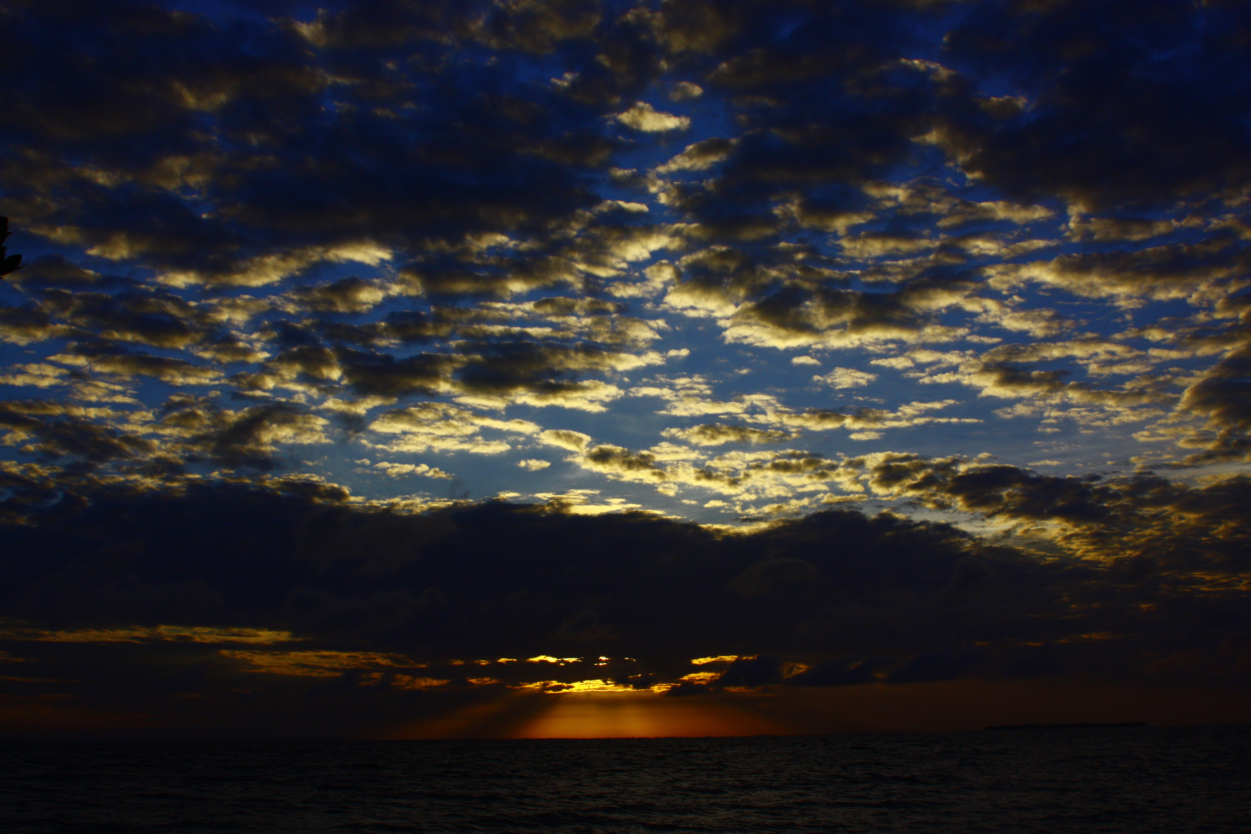 sunrise in tintipan, parque nacional natural corales del rosario