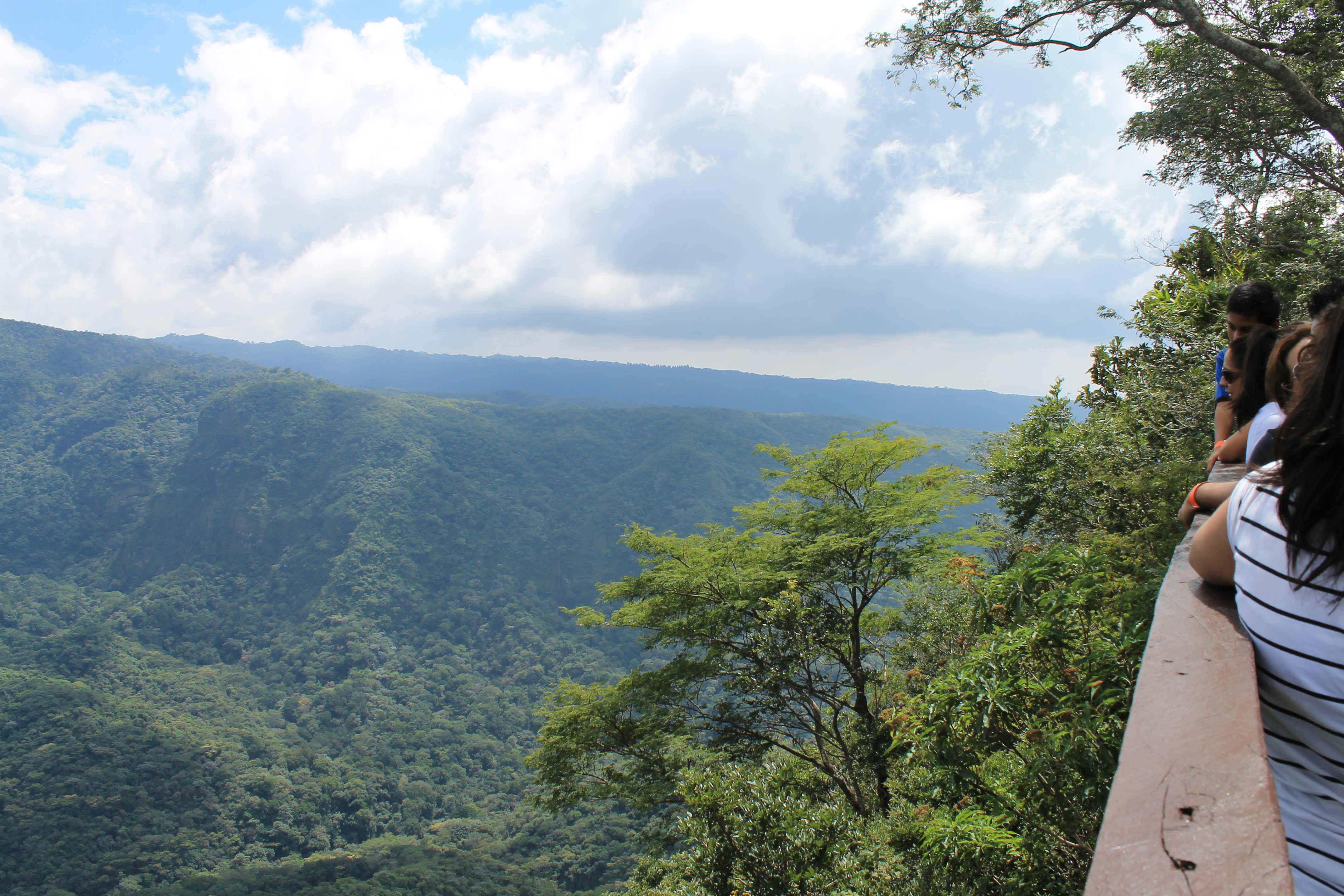 Vista desde un mirador adentro de el Parque Nacional El Imposible.