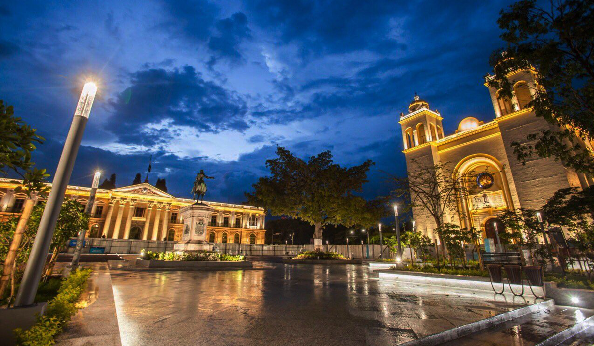 Panoramic view of the National Palace and Metropolitan Cathedral in the Historic Center of San Salvador.