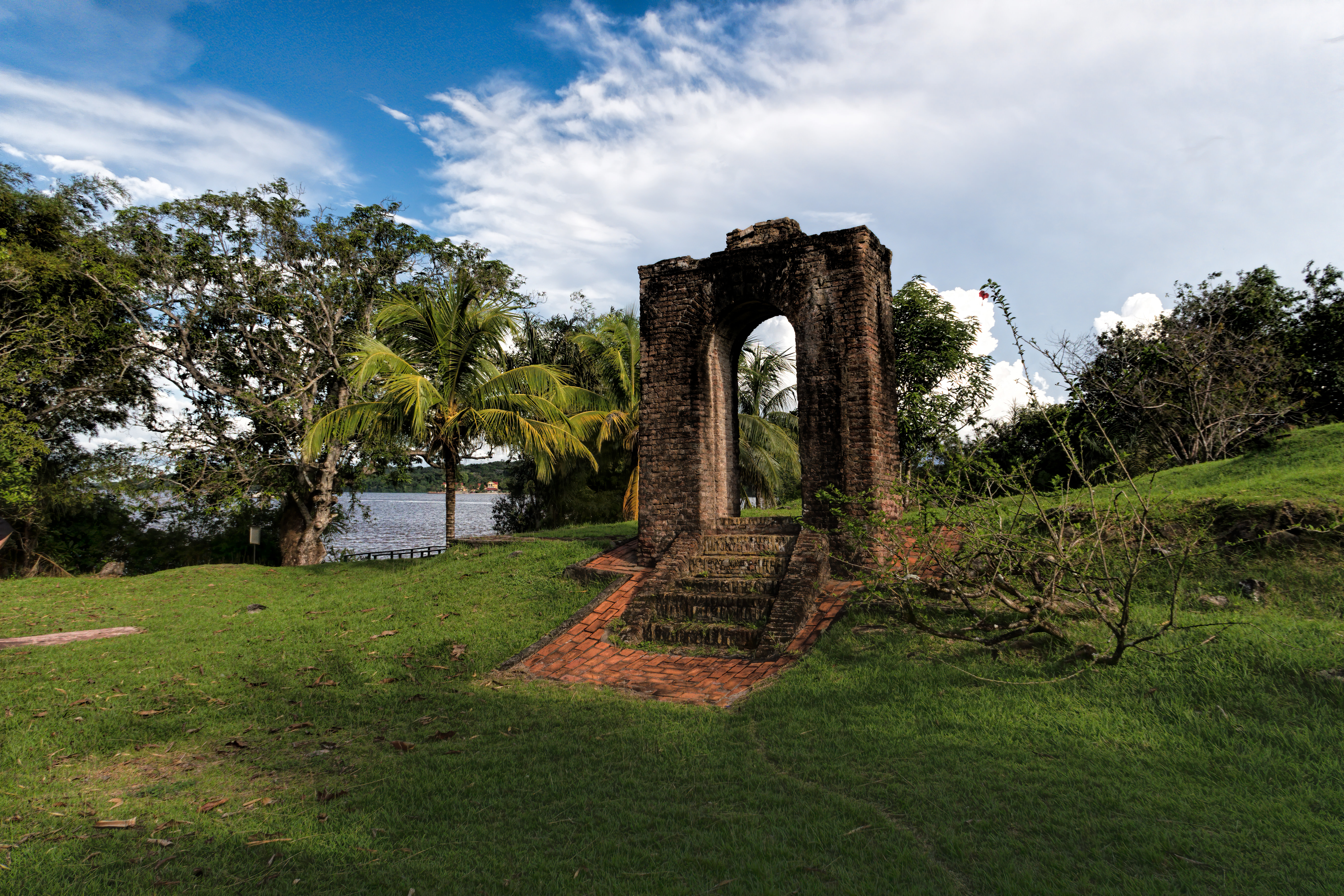 An entrance gate is all that remains of the small, star-shaped Fort Kyk-Over-Al that was built by the Dutch in 1616. Believed to be the smallest fort ever built by the Dutch, it was part of a trading post on a 1.5-acre island in the Mazaruni River where it’s met by the Cuyuni River just before joining the Essequibo River. Originally named Fort ter Hoogen after a Dutch businessman, it was soon renamed Kyk-Over-Al which comes from the Dutch for “see over all.” In 1665 the British occupied the fort but only briefly until the Dutch recaptured it. An attack by French privateers in 1708 was successfully repulsed as was an attack by a combined force of French and Spanish buccaneers in 1712. In 1739 the fort was abandoned to be superseded by the bigger Fort Zeelandia on a large island in the mouth of the Essequibo River.