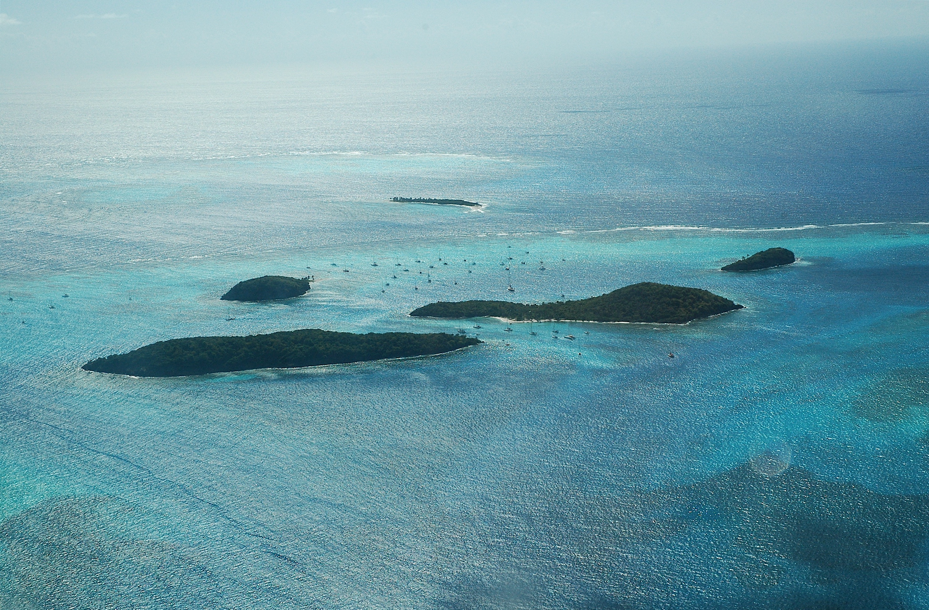 Aerial view of Tobago Cays, a Saint Vincent and the Grenadines National Marine Park
Photo by Iain Grant, 2007
used in Union Island citation