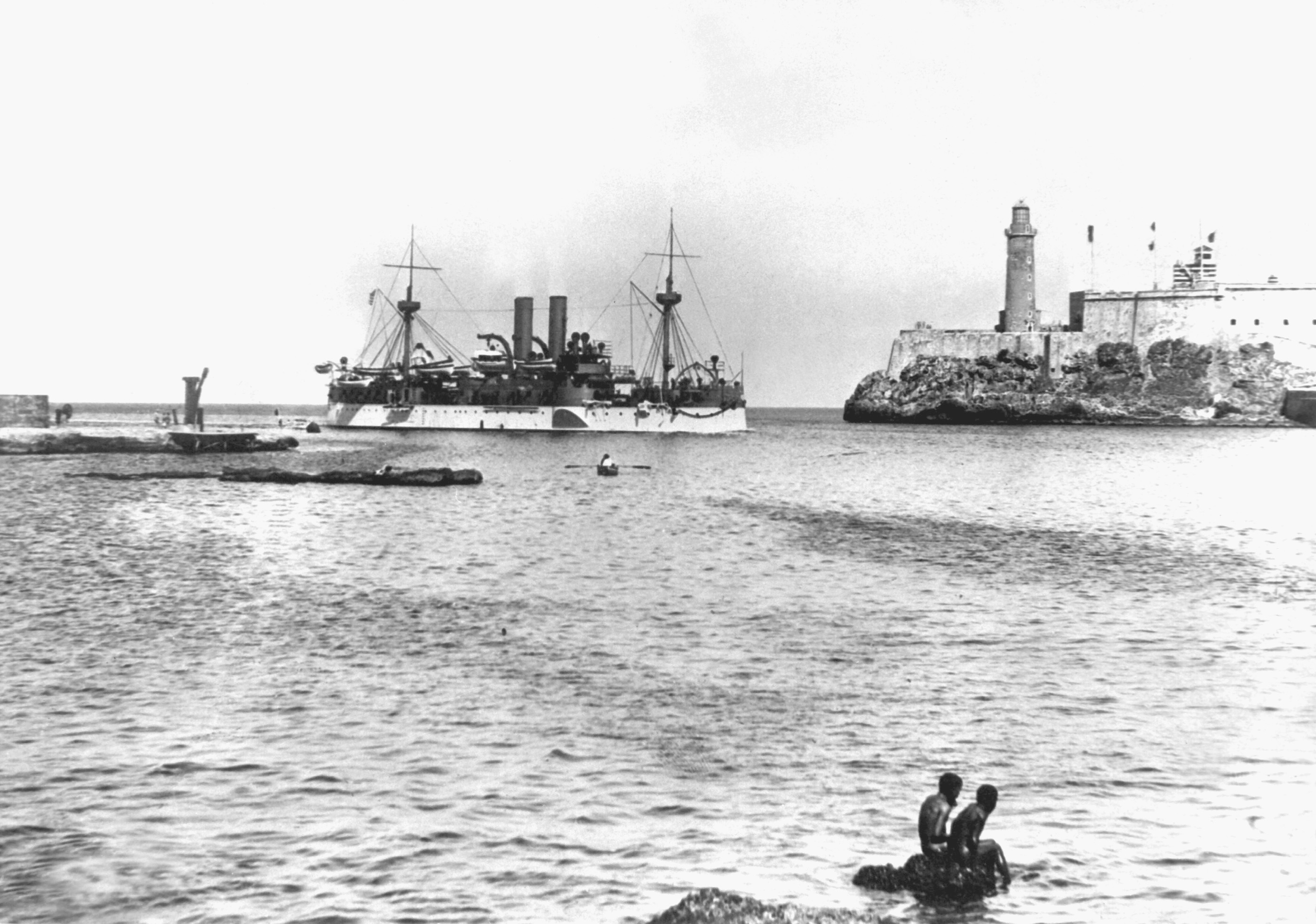"The Maine entering Havana harbor. January 1898." HD-SN-99-01929.  Resized version of the original downloaded from the source listed.