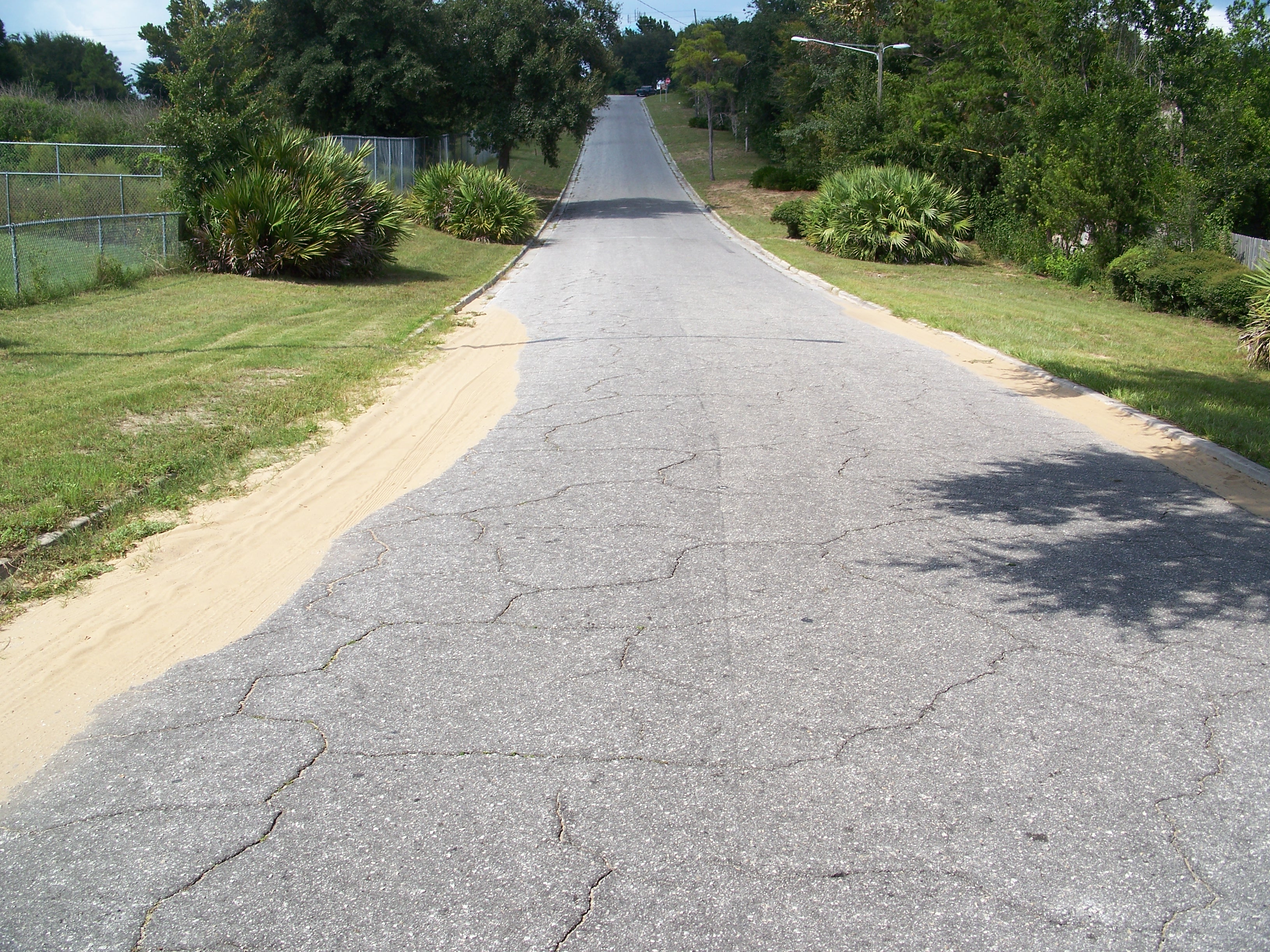 Lake Wales, Florida: Spook Hill, looking north






This is an image of a place or building that is listed on the National Register of Historic Places in the United States of America. Its reference number is 100003585 (Wikidata).