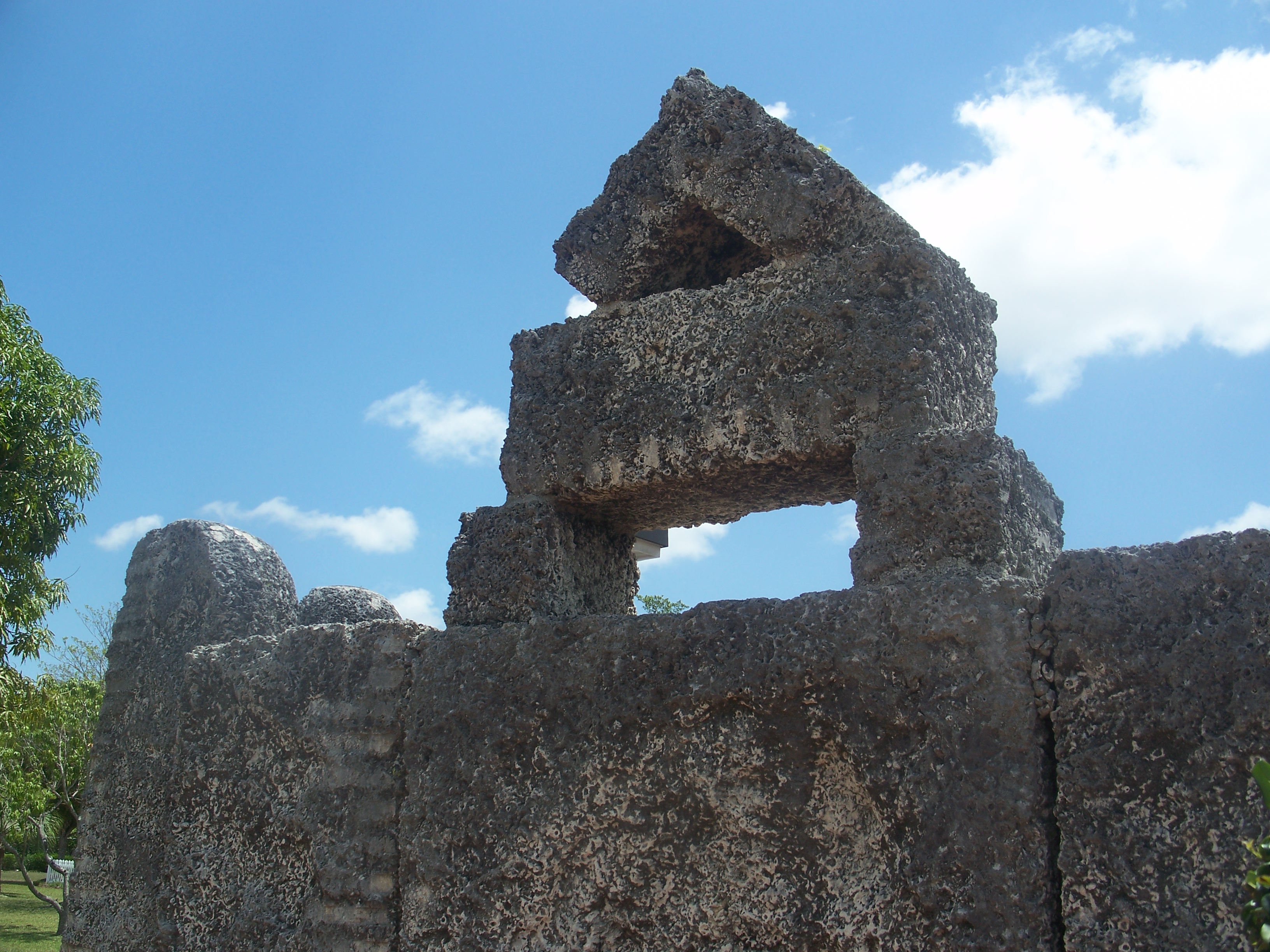 Homestead, Florida: Coral Castle:

King stone