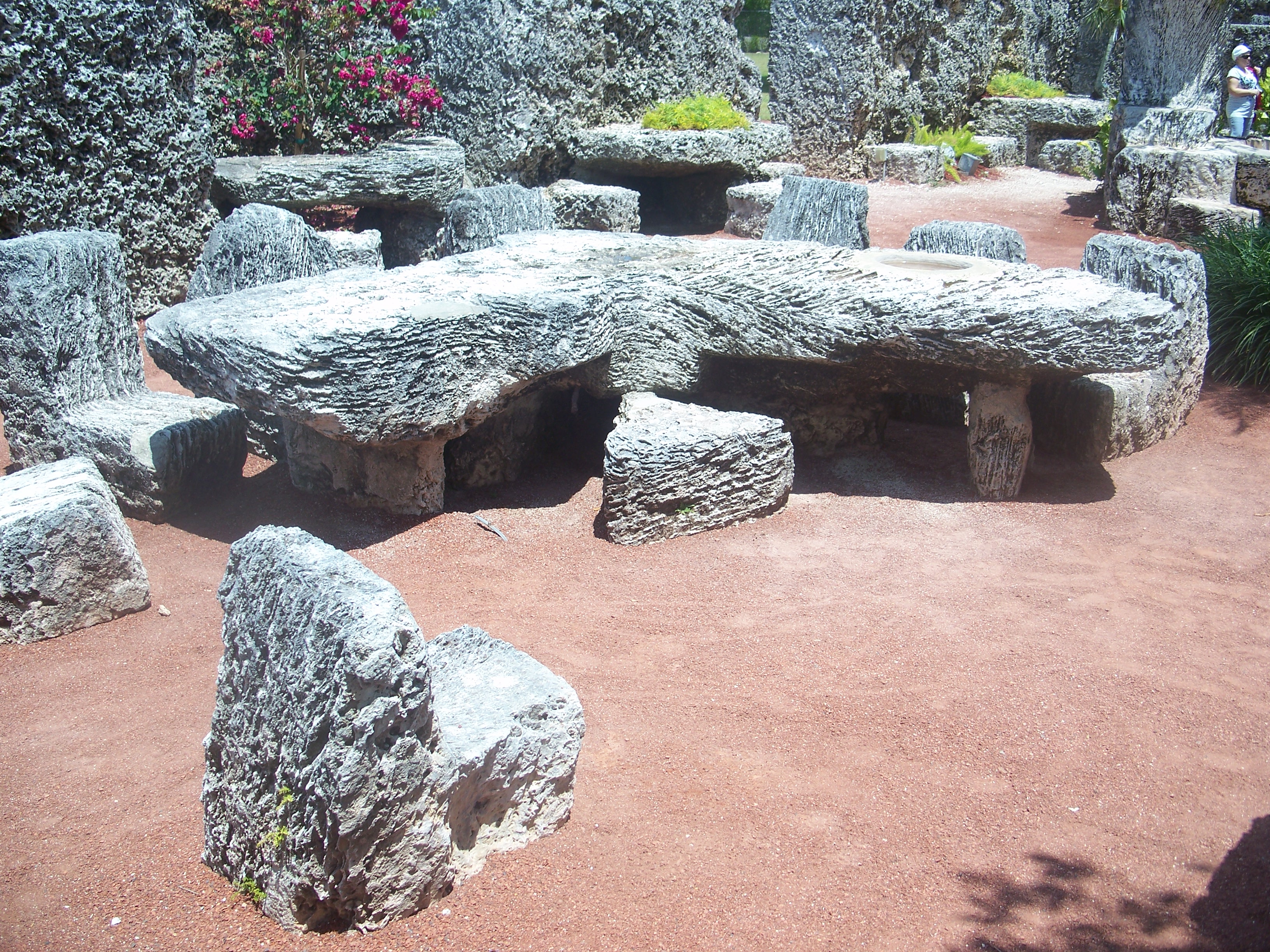 Homestead, Florida: Coral Castle:

Florida table
