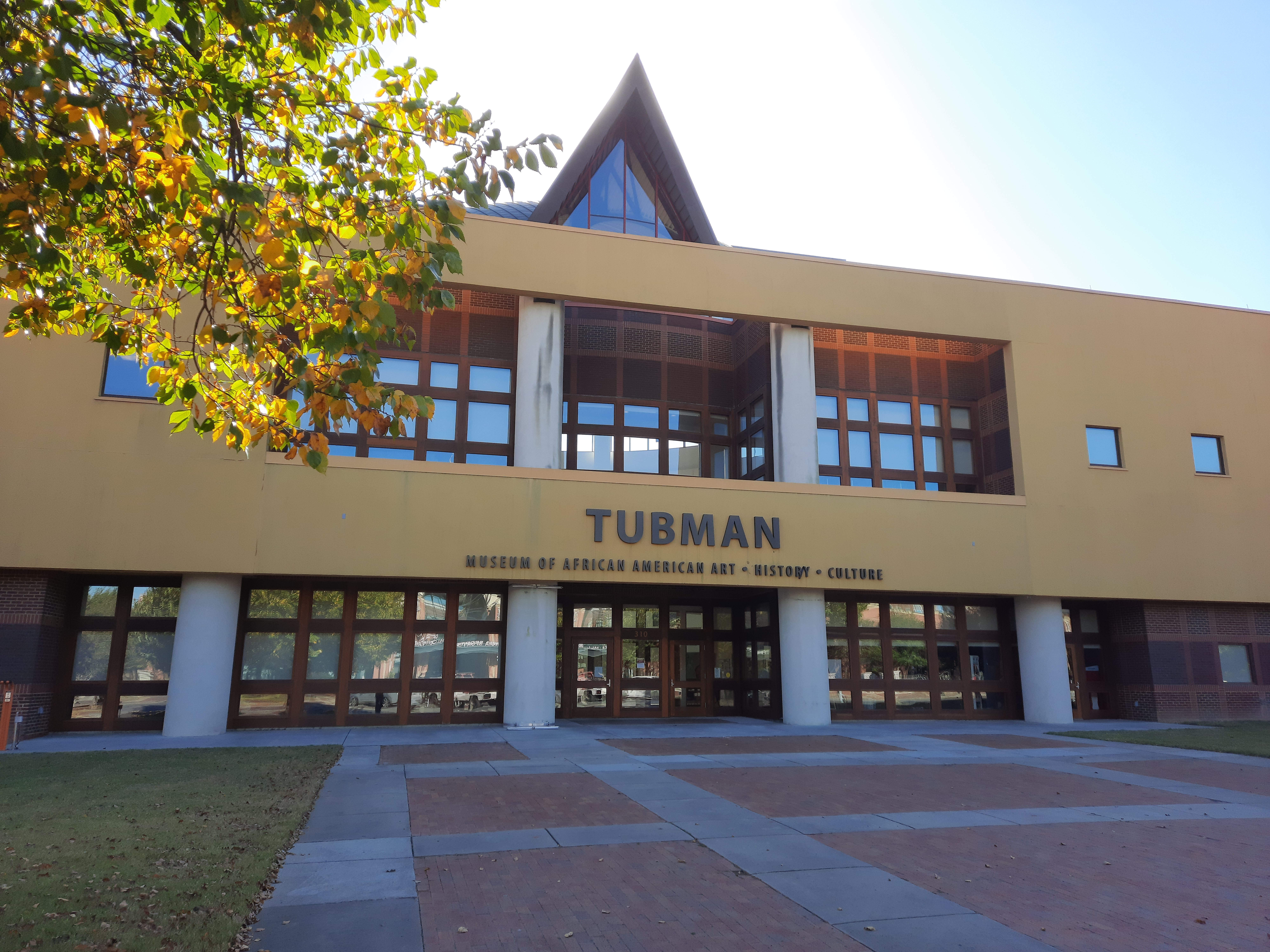 View of the entrance to the Tubman Museum of African American Art, History, &amp; Culture in Macon, Ga. Taken from the sidewalk on Cherry St.