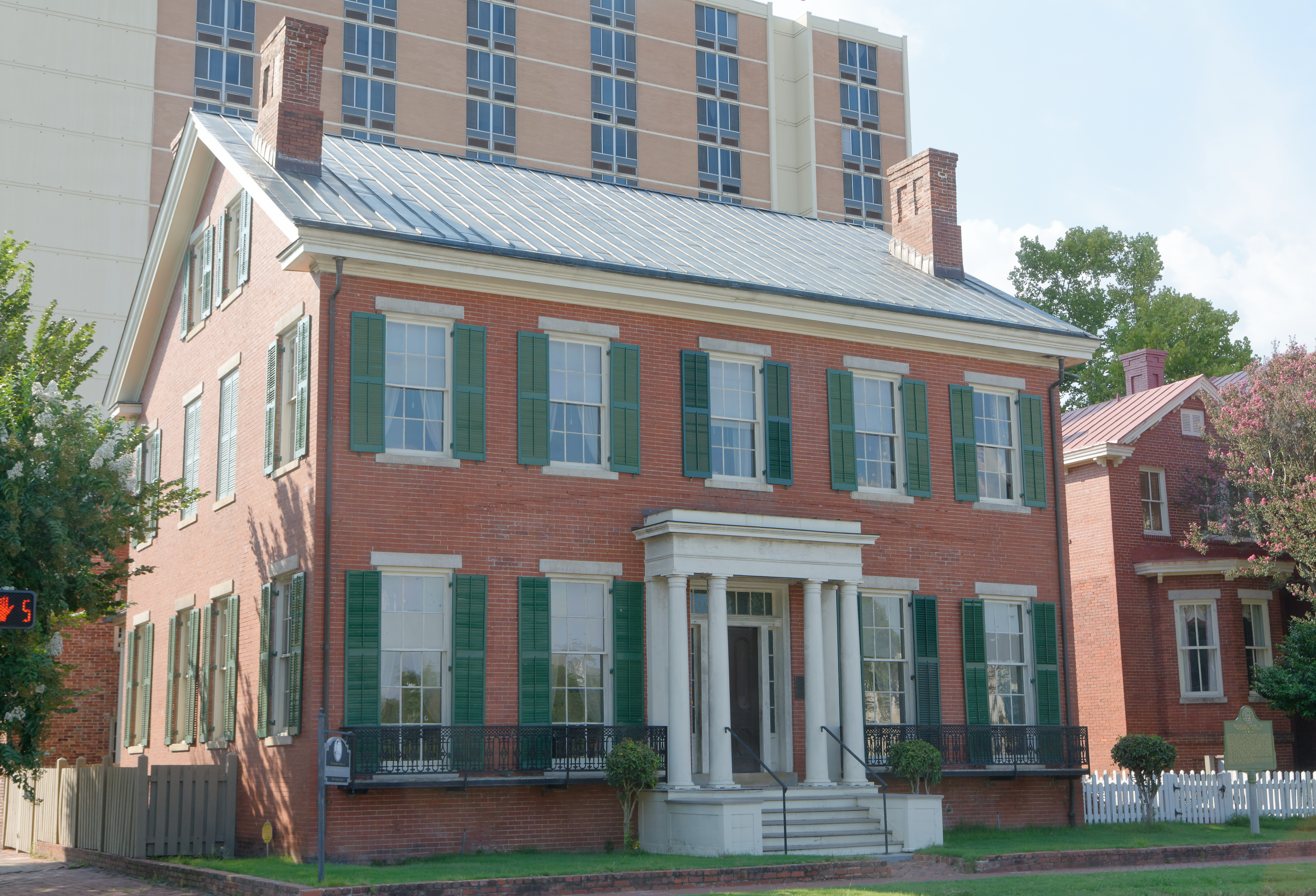 Woodrow Wilson Boyhood Home, 419 7th St. Augusta, Georgia, US






This is an image of a place or building that is listed on the National Register of Historic Places in the United States of America. Its reference number is 79000746 (Wikidata).


Also a National Historic Monument