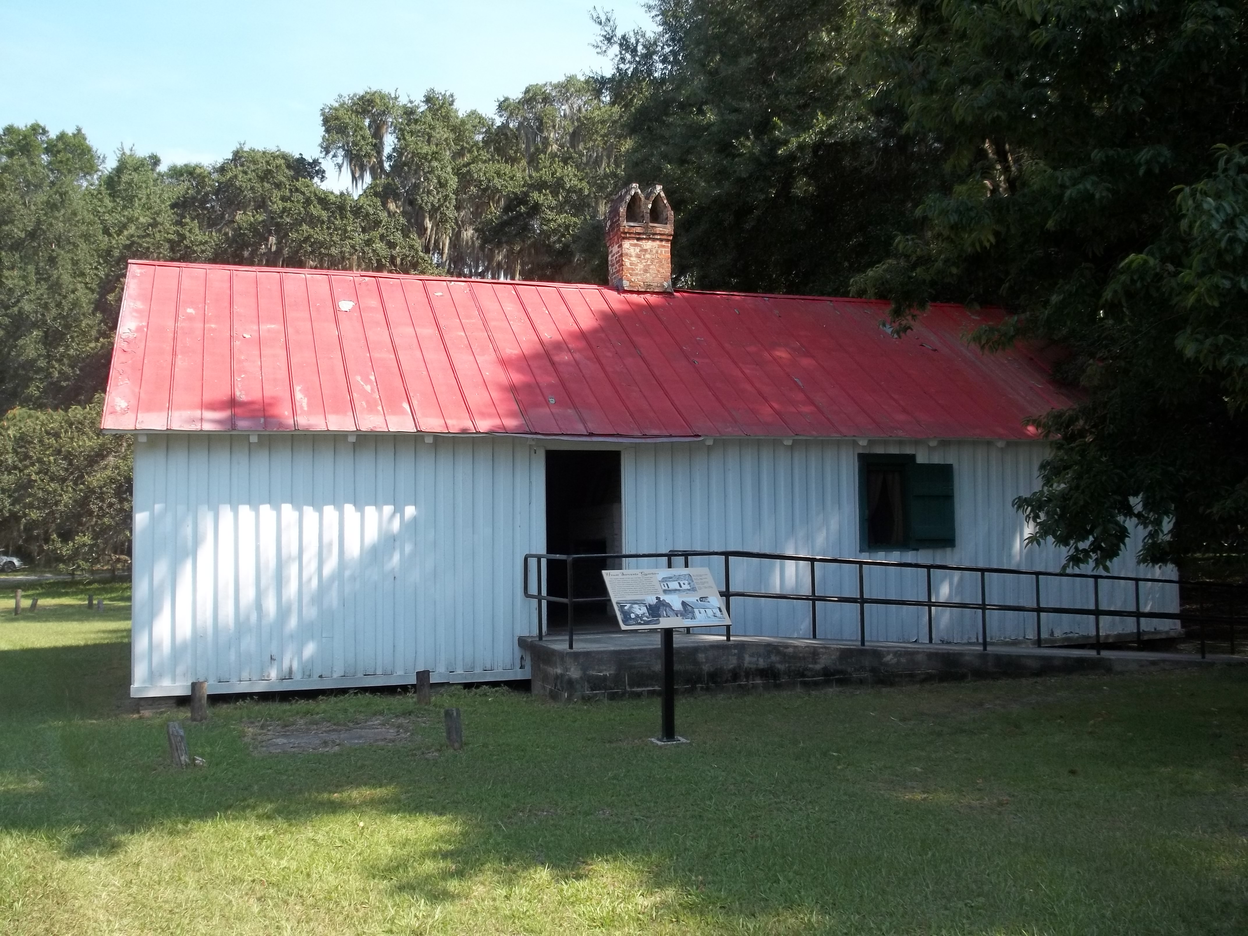 Brunswick, Georgia: Hofwyl-Broadfield Plantation: Servants quarters