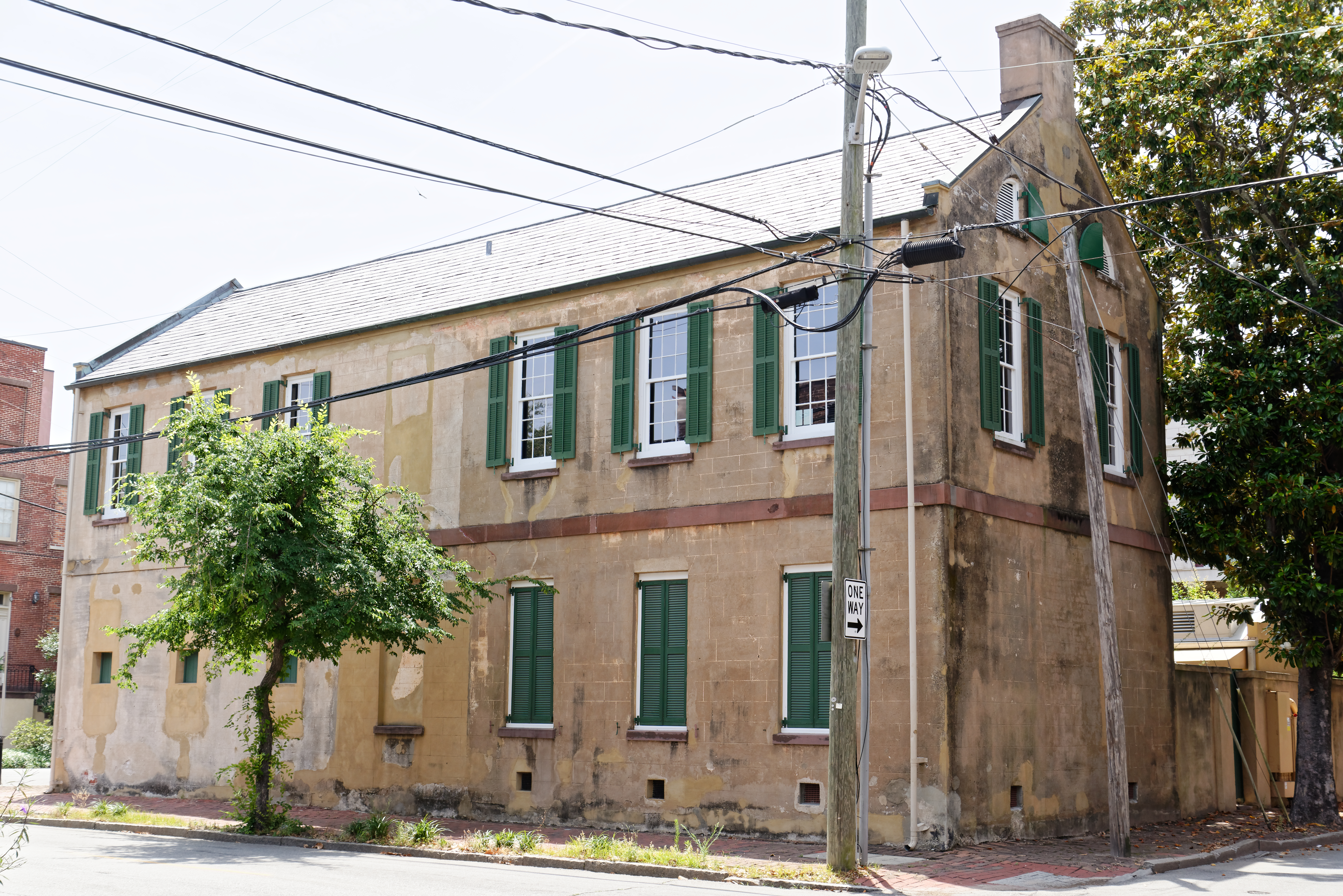 The slave quarters of the Owes-Thomas house in Savannah, Georgia, US. 





This is an image of a place or building that is listed on the National Register of Historic Places in the United States of America. Its reference number is 76000611 (Wikidata).