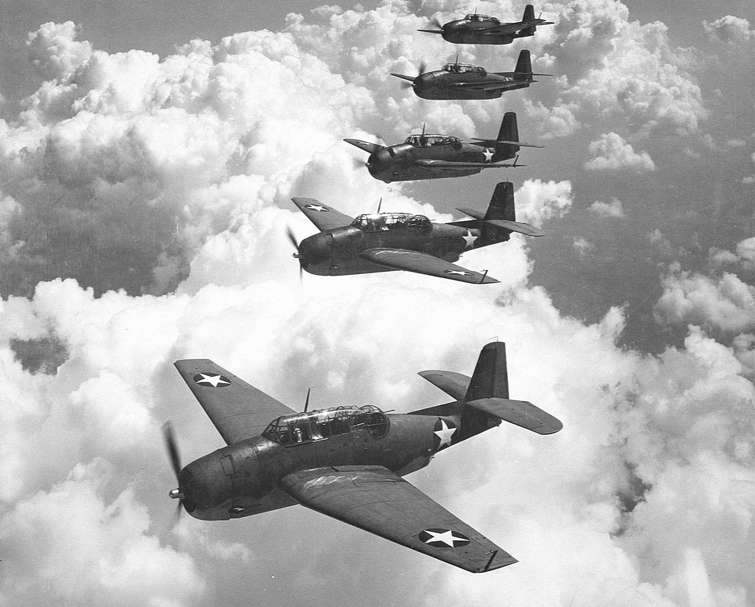 Five U.S. Navy Grumman TBF-1 Avengers from Escort Scouting Squadron 29 (VGS-29) flying in formation over Norfolk, Virginia (USA), on 1 September 1942.
VGS-29 was established on 20 May 1942. It was redesignated Composite Squadron 29 (VC-29) on 1 March 1943 and Torpedo Squadron 29 (VT-29) on 1 December 1944. The squadron was disestablished on 1 August 1945.