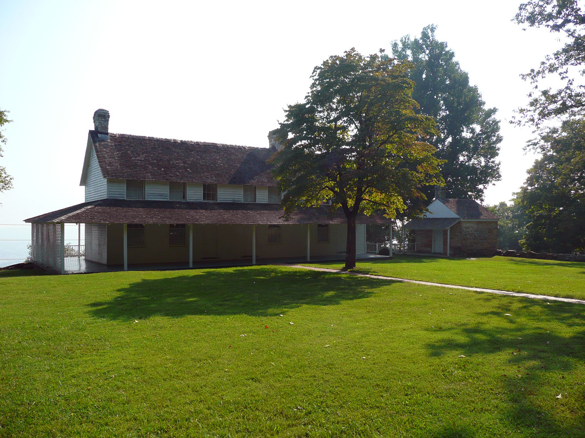 Photograph of the Cravens house on Lookout Mountain in Chattanooga.