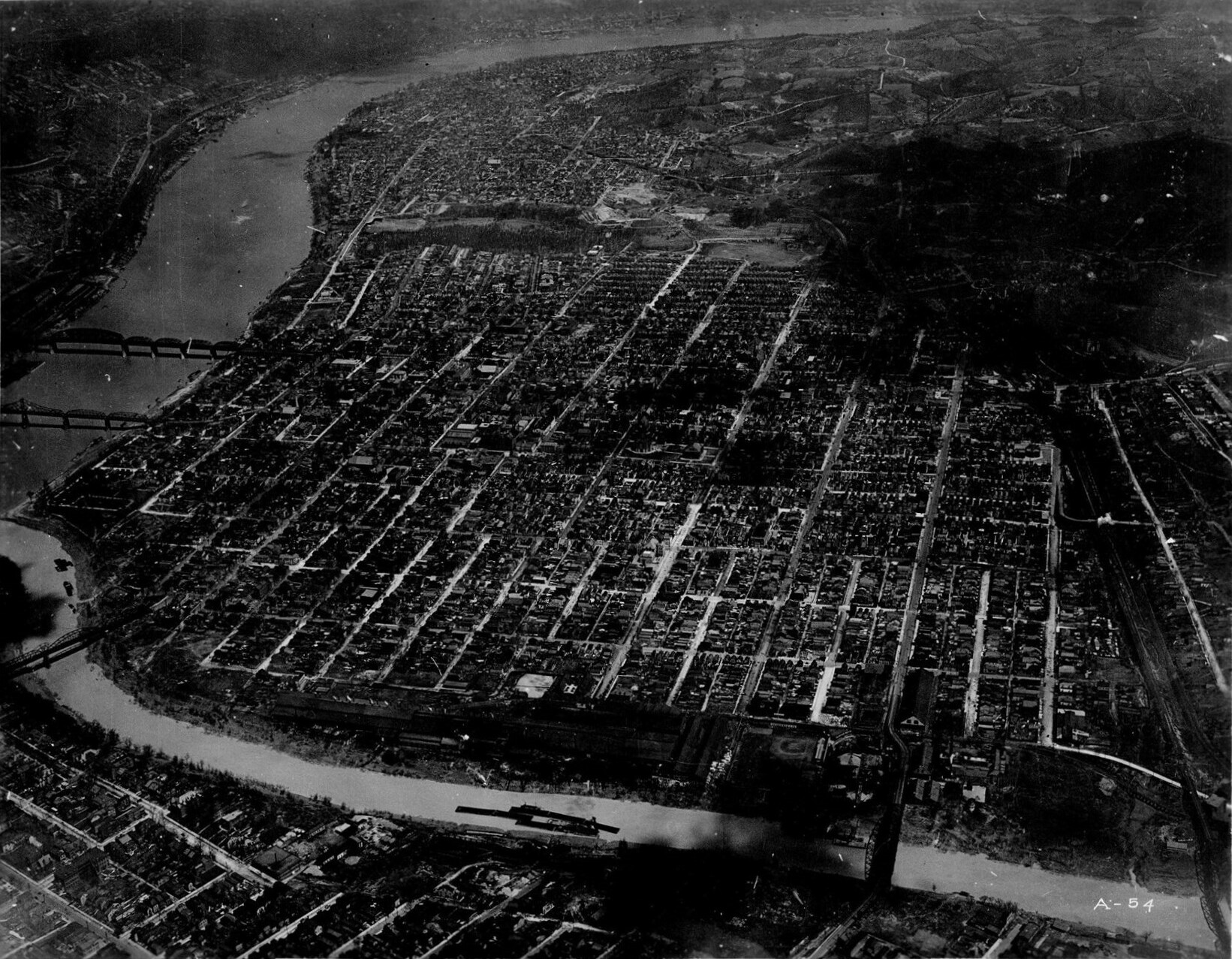 Newport ,Kentucky, 1923 Aerial photo, cropped version