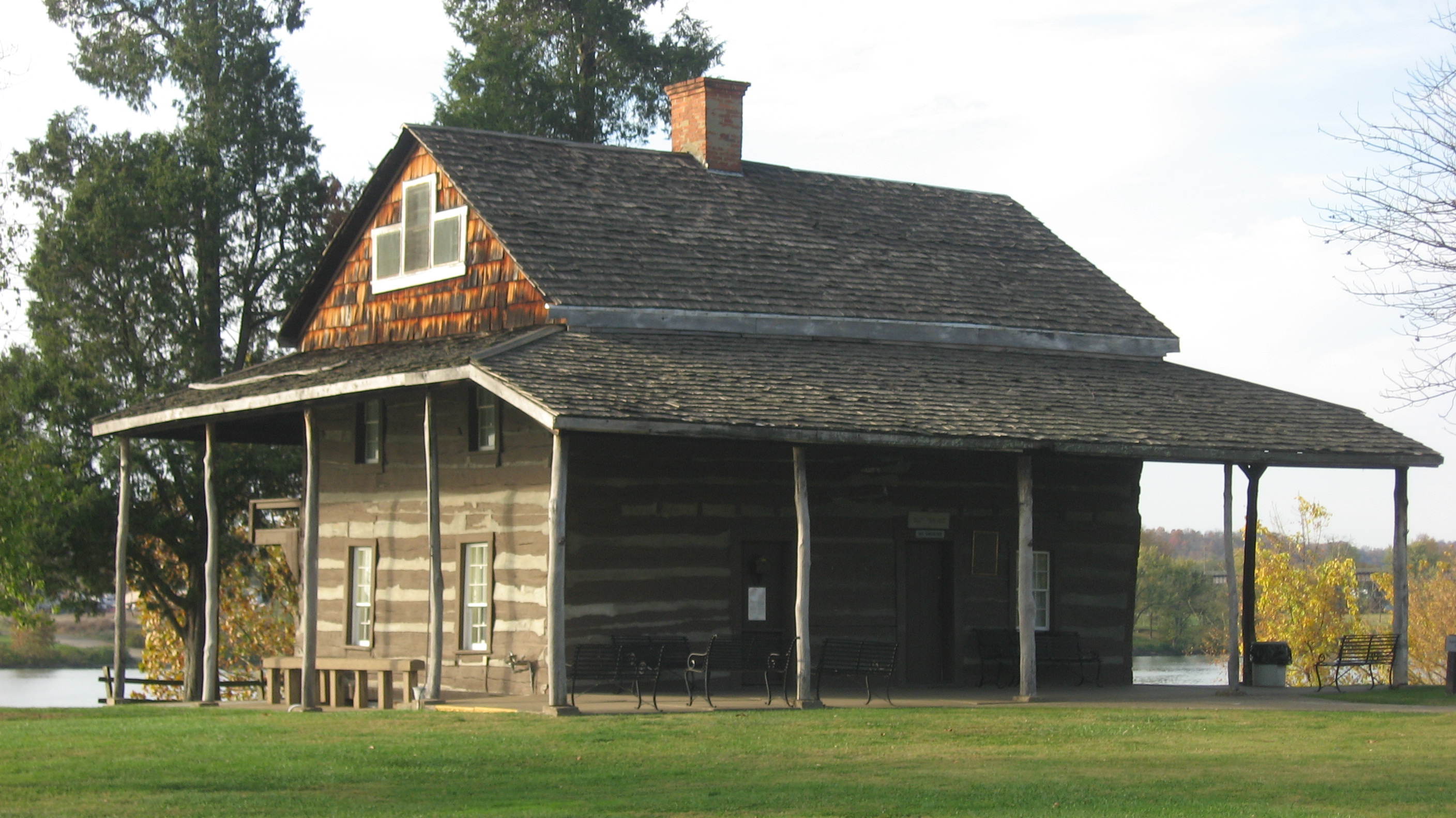 Eastern side of the Old Mansion House, a museum and former tavern at Tu-Endie-Wei State Park in Point Pleasant, West Virginia, United States. Built in 1797, it is part of the Point Pleasant Historic District, a historic district that is listed on the National Register of Historic Places.