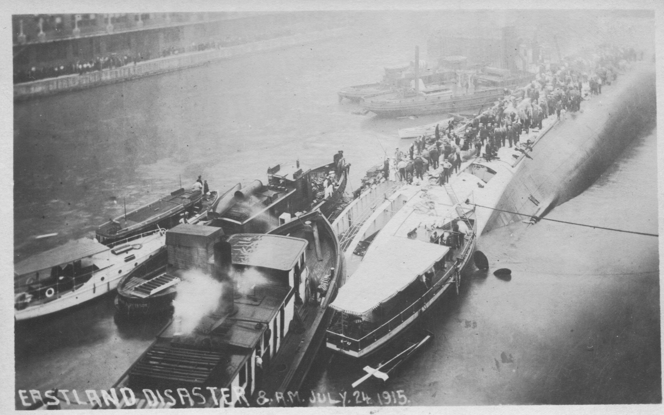 Eastland disaster Chicago River 1915