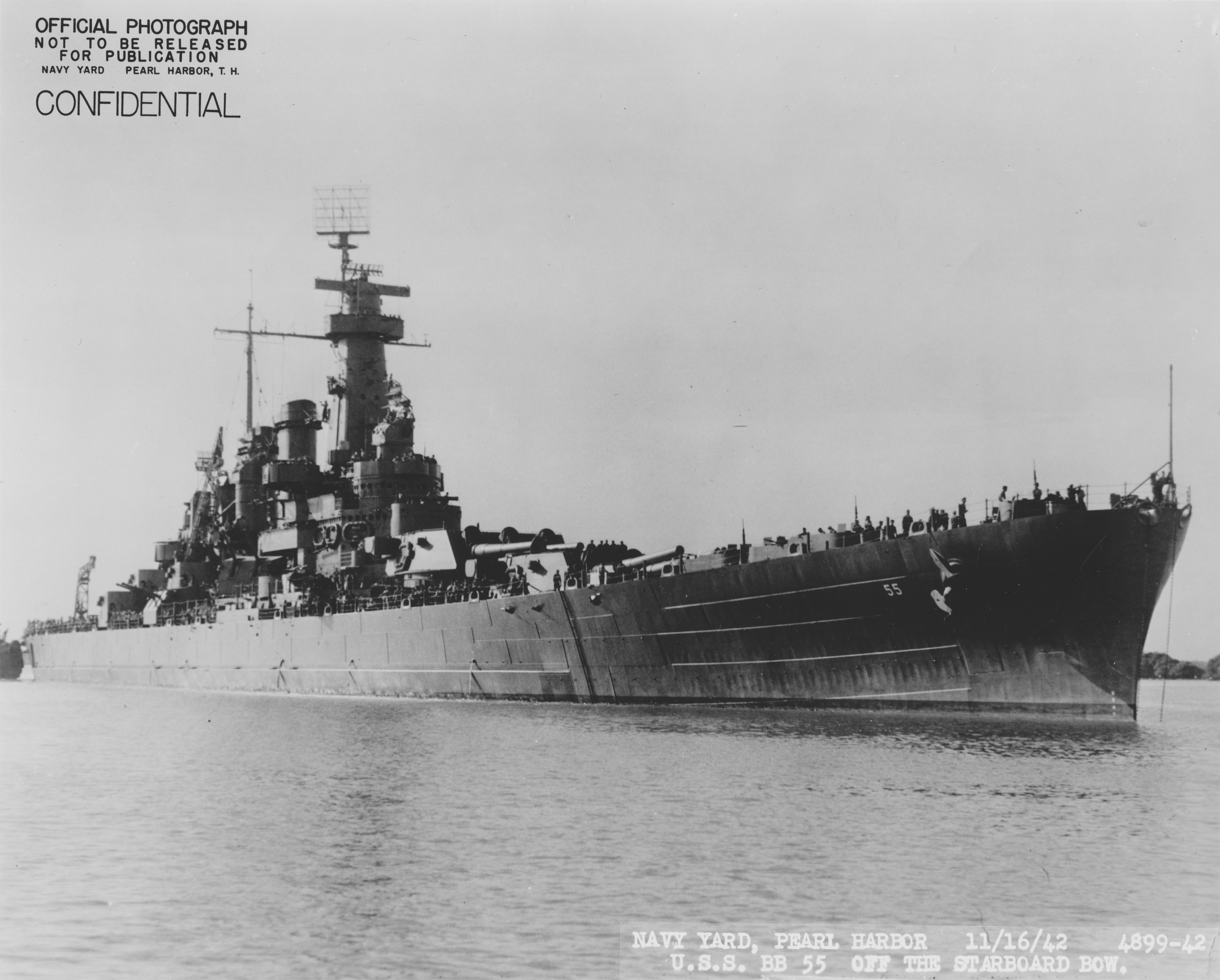 Front starboard view of the USS North Carolina in Pearl Harbor in November 1942.
Box: 19LCM, BB-55 to BB-56; Folder BS 72478-72485

19LCM-BB55-4899-42