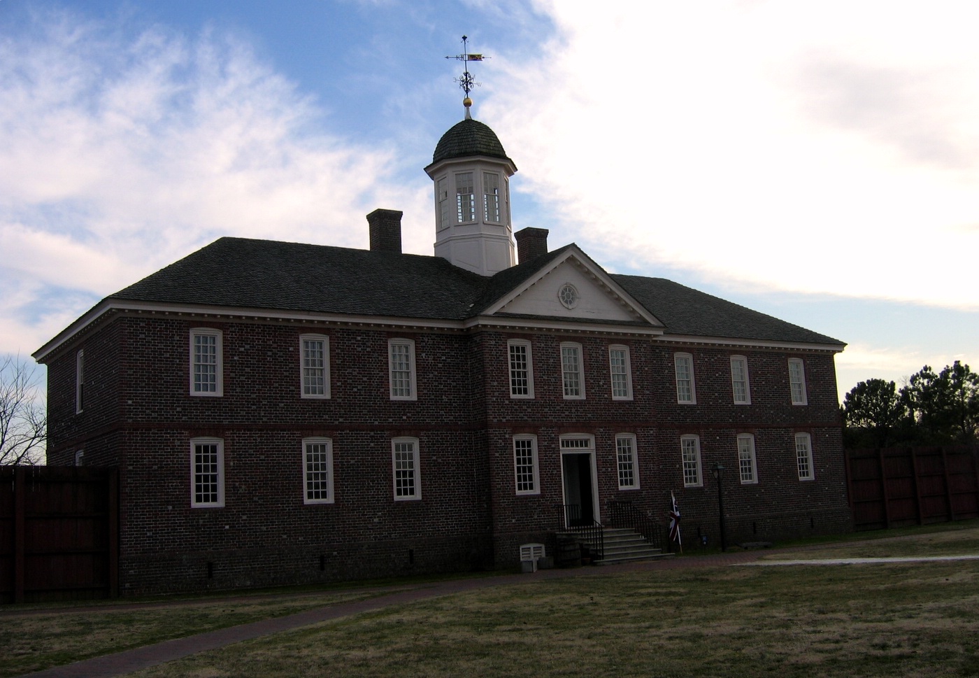 Rebuilt 1773 Public Hospital for Persons of Insane and Disordered Minds in Colonial Williamsburg; north elevation






This is an image of a place or building that is listed on the National Register of Historic Places in the United States of America. Its reference number is 66000925 (Wikidata).