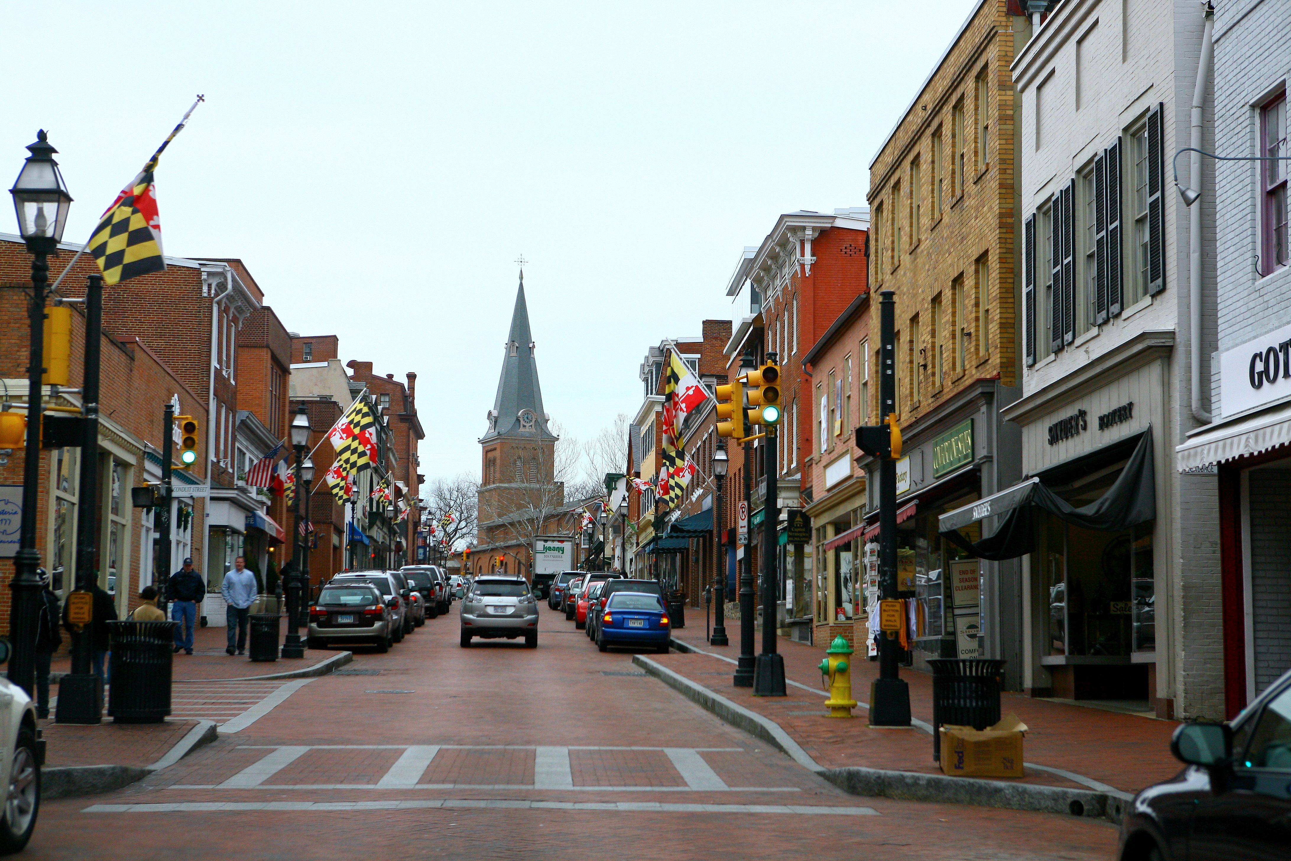annapolis, boutiques, restaurants and cafes are located. the weather was crappy Location: Annapolis