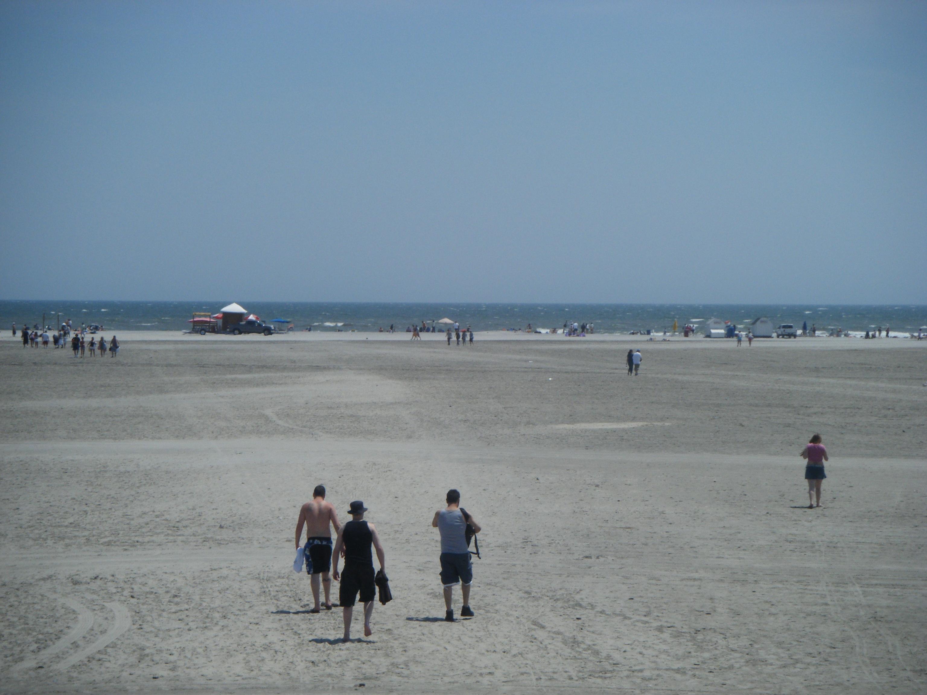 A view of the beach in Wildwood, New Jersey north of the Mariner's Landing amusement pier, taken on Memorial Day 2008.