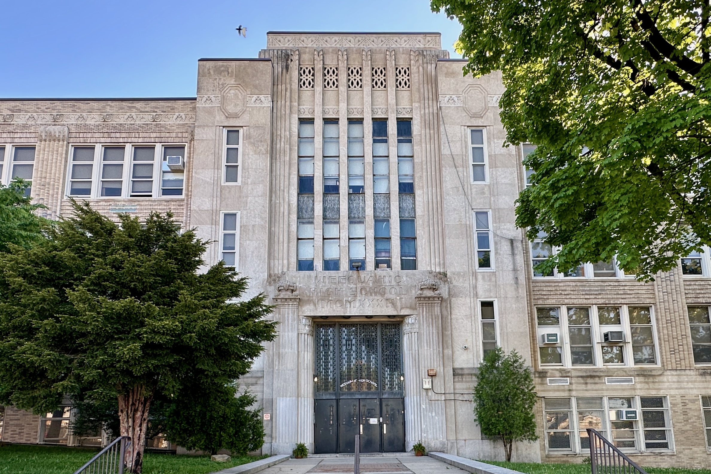 The Weequahic High School in Newark, New Jersey. 





This is an image of a place or building that is listed on the National Register of Historic Places in the United States of America. Its reference number is 100010170 (Wikidata).