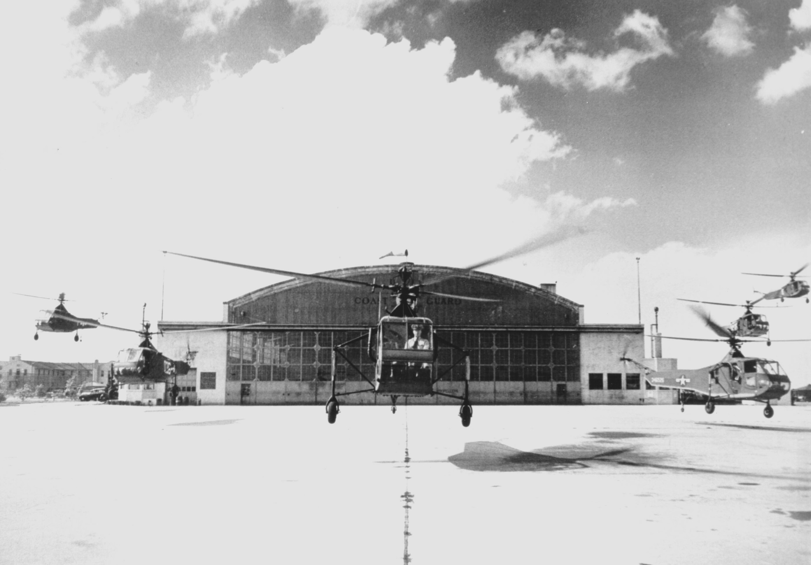 Six U.S. Coast Guard Sikorsky HNS-1 at Floyd Bennett Field, Brooklyn, New York (USA), circa in 1944.