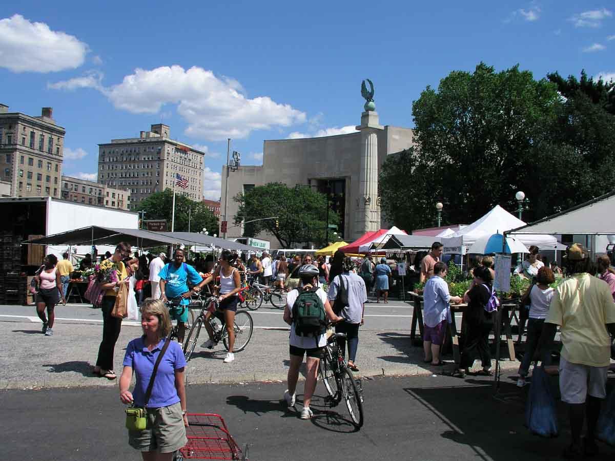 Green-Market-Grand-Army-Plaza-Large.jpg