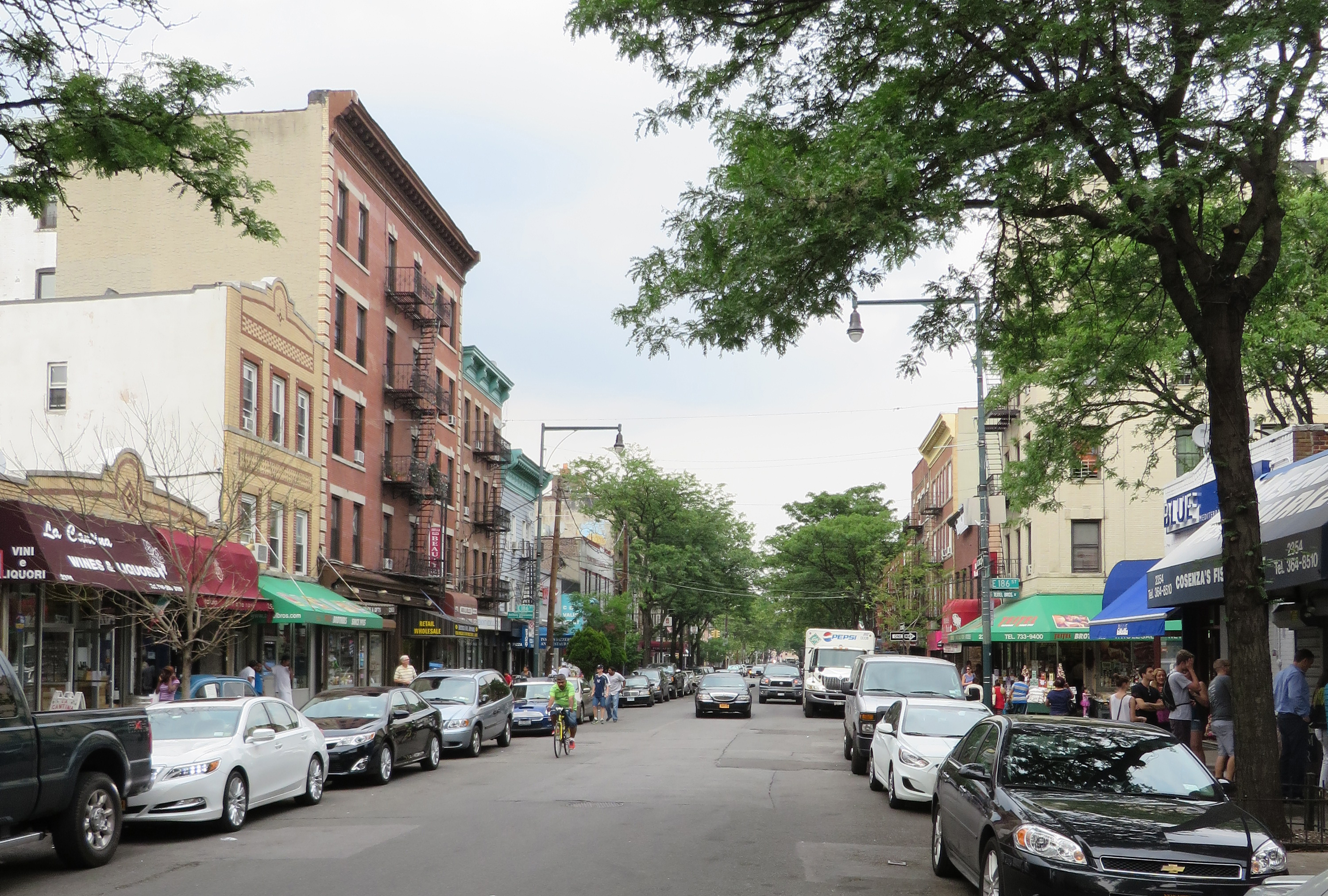 Arthur Avenue between 186th Street and 184th Street / Crescent Avenue looking towards 186th Street in the Bronx, New York City. This section of Arthur Avenue is known as the Little Italy of the Bronx.
