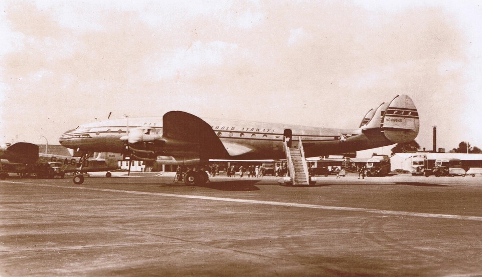 A Pan American Airways Lockheed L-049 Constellation (N88846/2046) at London-Heathrow.
