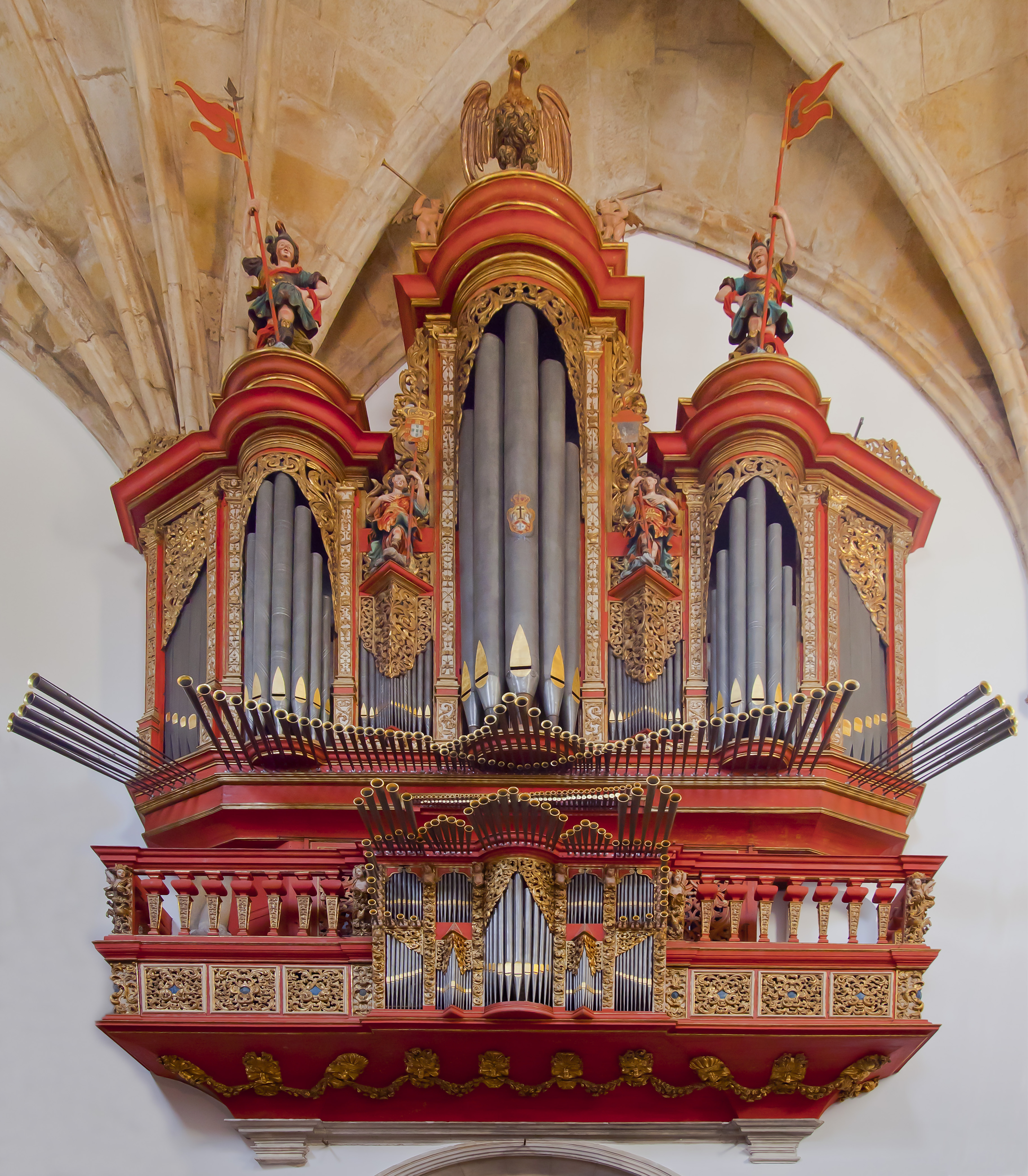Baroque pipe organ of the XVIII century by the Spanish Gómez Herrera, Monastery of Santa Cruz, Coimbra, Portugal