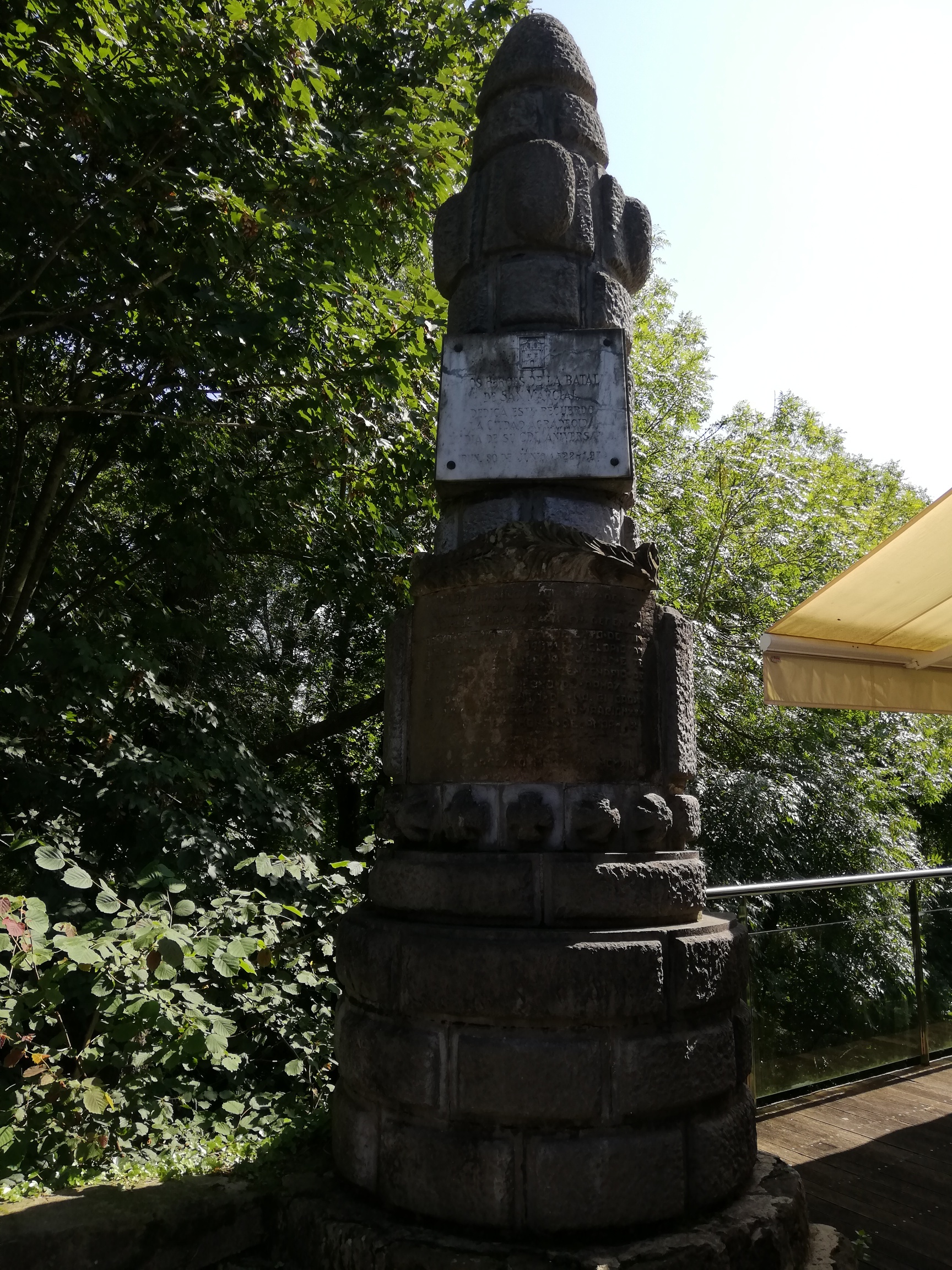 Monolith that recalls the battle of San Marcial.