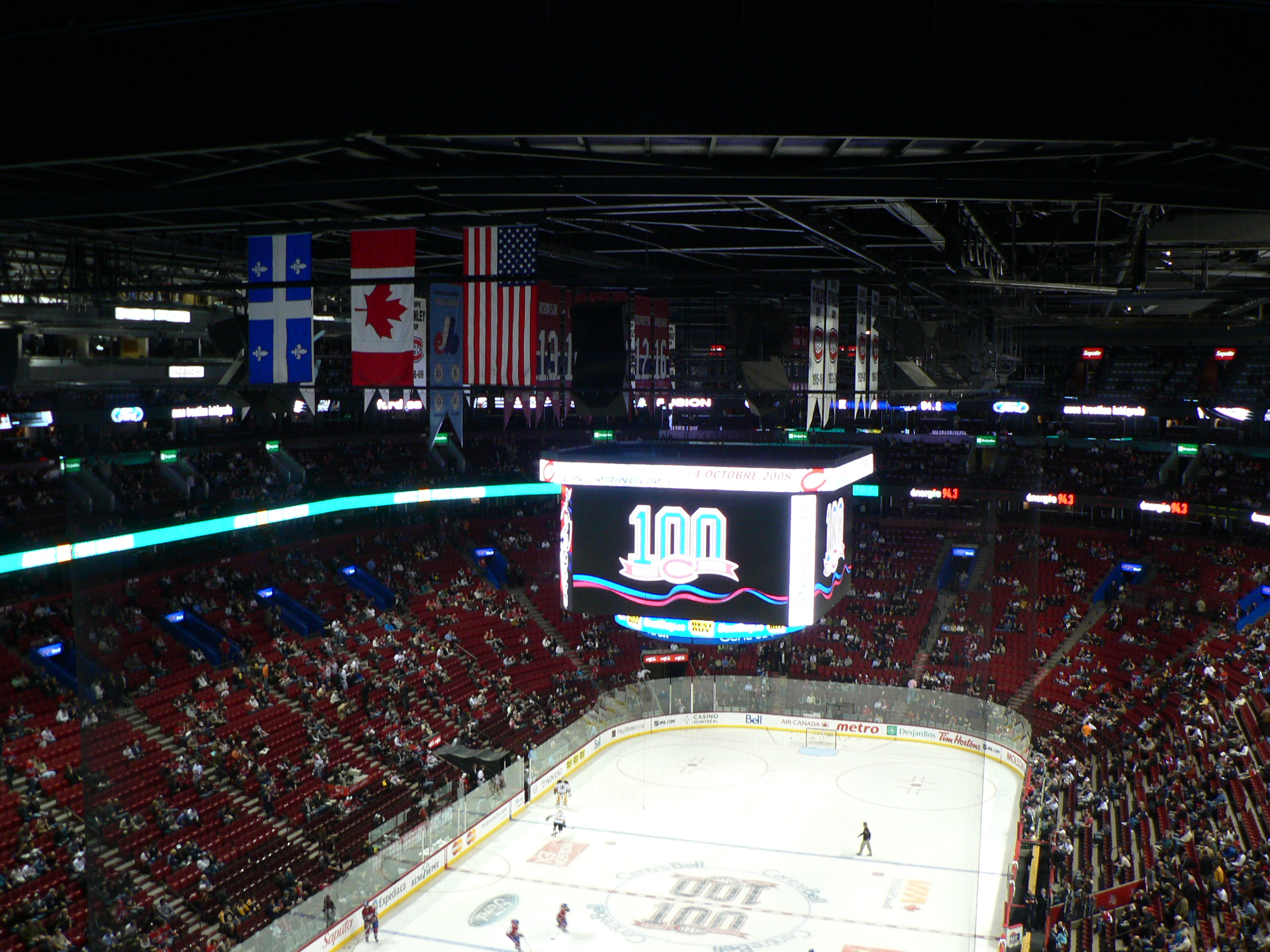 Inside the Bell Center with new scoreboard, October 1st 2008.