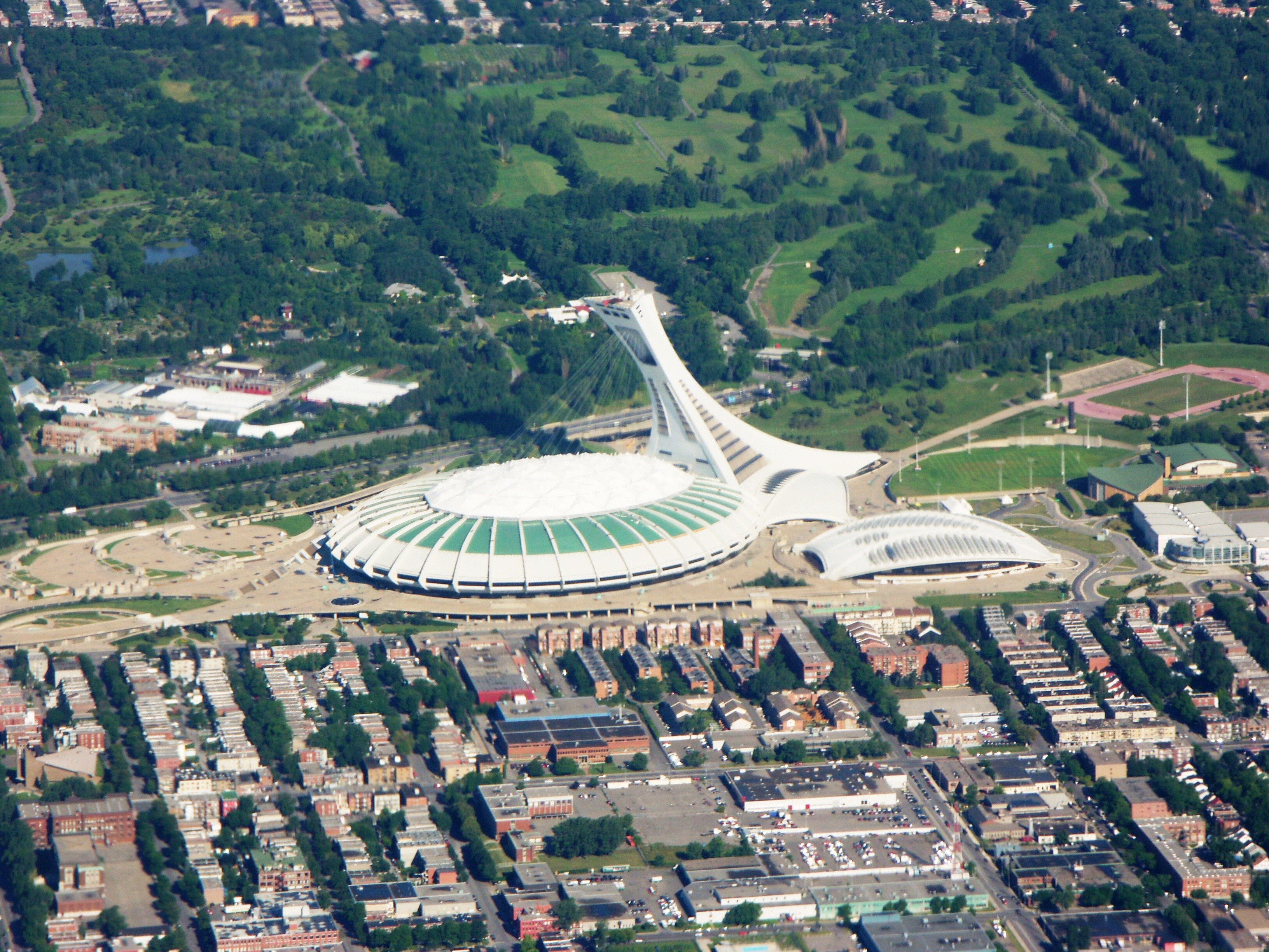 Montreal Stadium from airplane.  Move approved by User:Common Good.