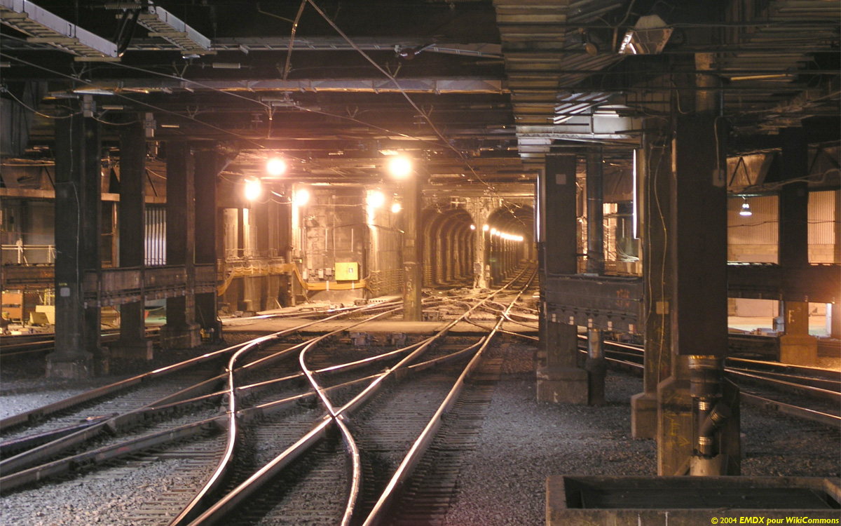 Mount Royal Tunnel’s southern portal (“Ville-Marie” CN station, formerly “South-Portal” station) seen from Montreal Central Station track 11 platform (“Montréal” CN station).