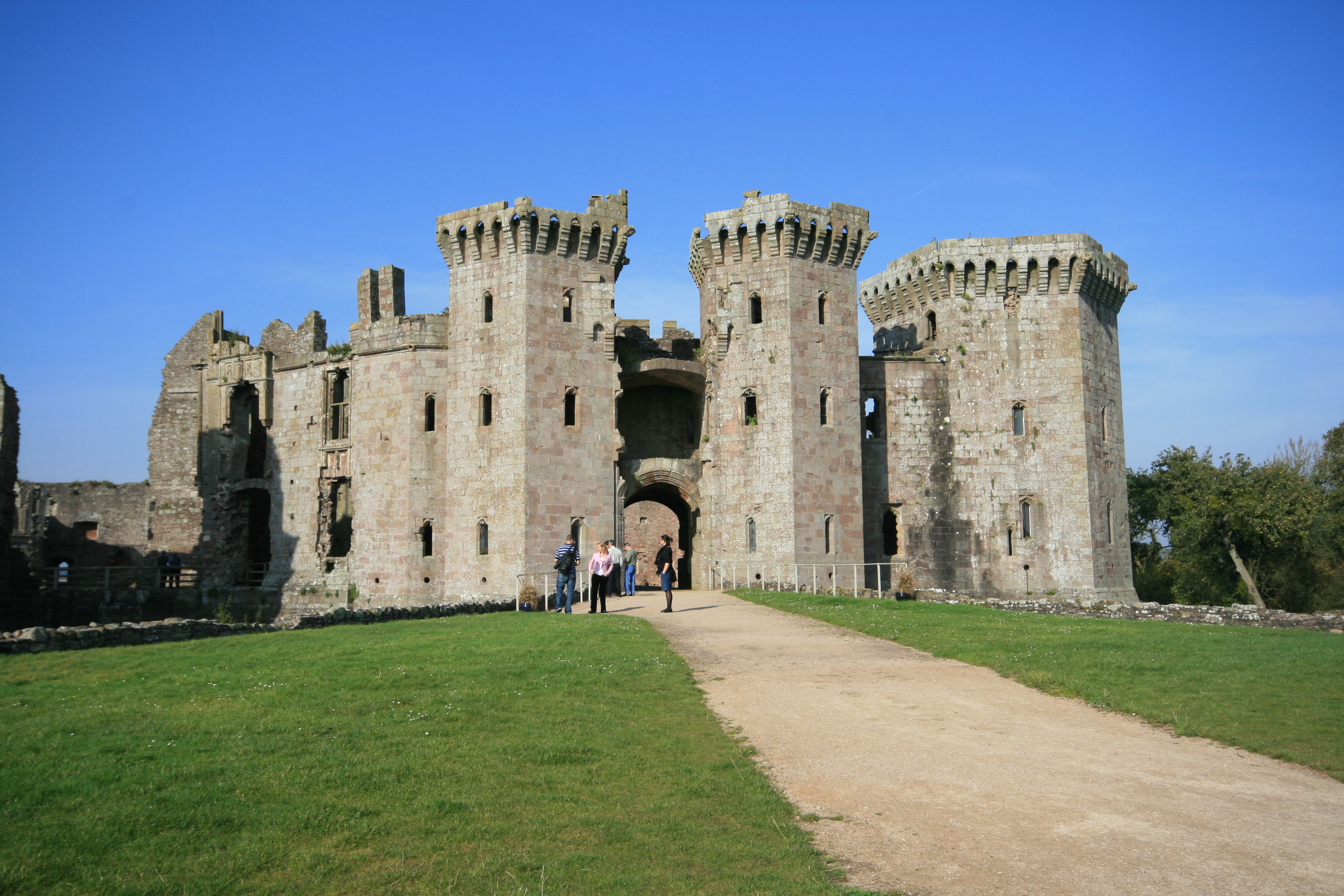 Raglan Castle (2), south-east front