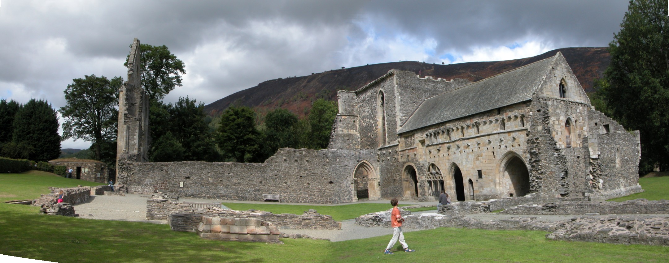 Panorama of Valle Crucis Abbey.jpg