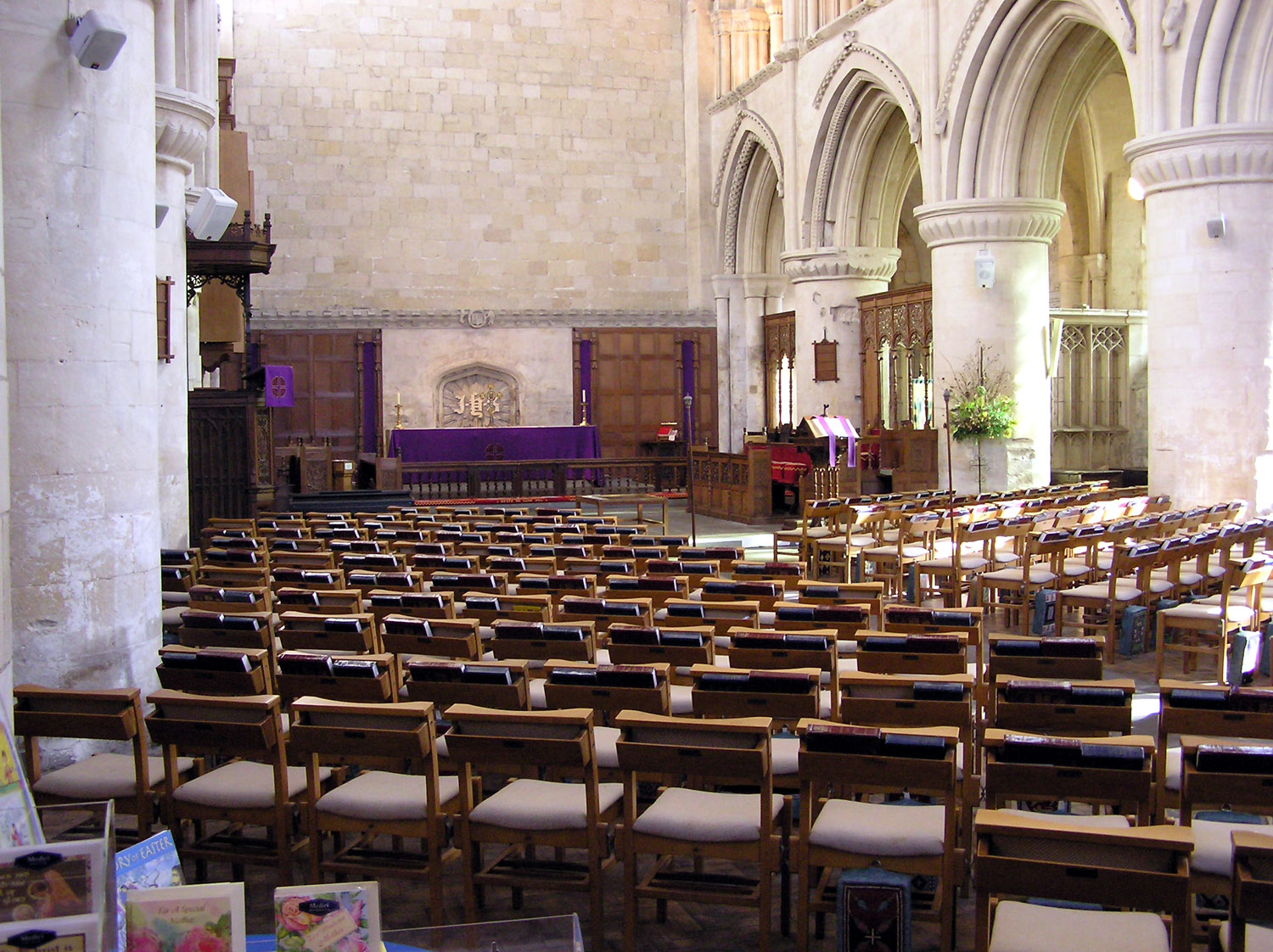 Malmesbury.abbey.interior.arp.jpg