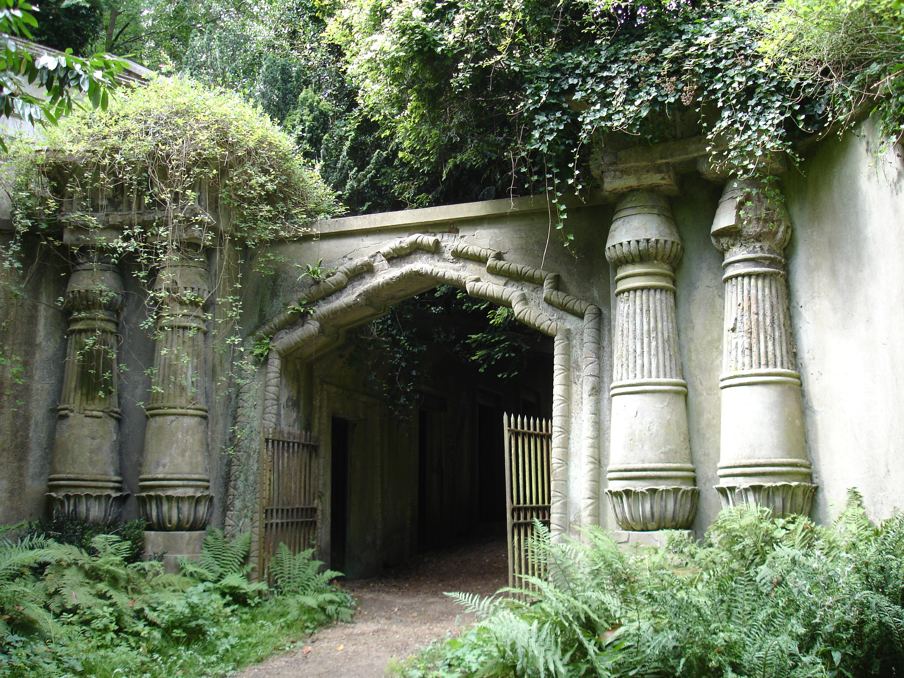 Photograph of the entrance to the Egyptian Avenue at Highgate Cemetary, London, England
