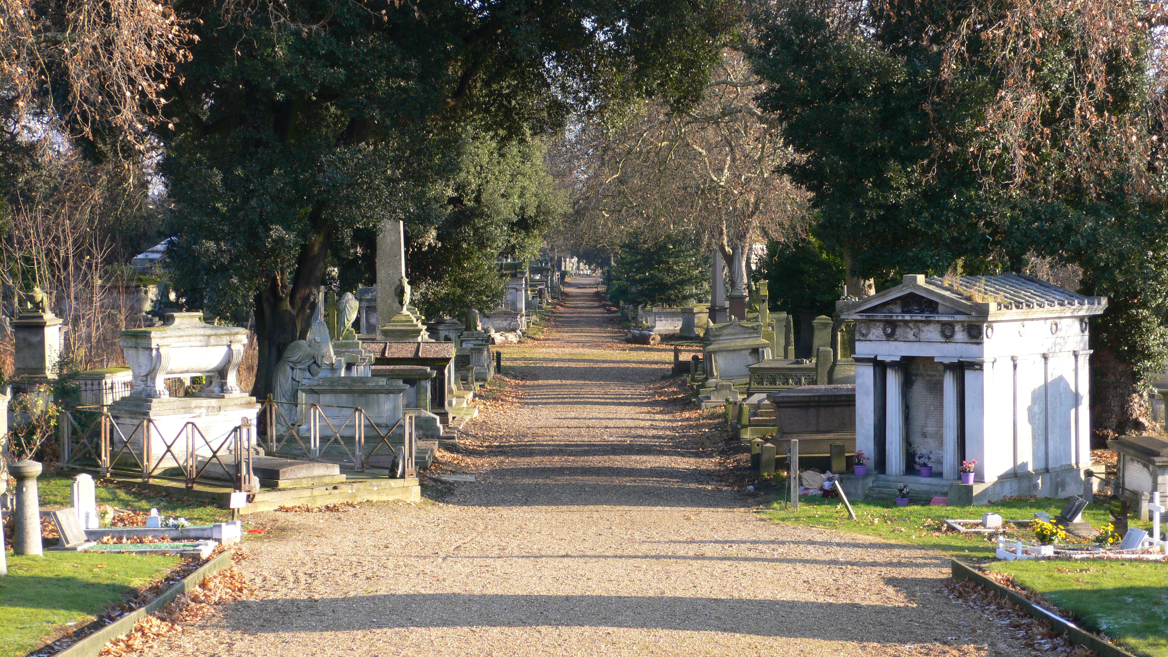 Kensal Green Cemetery view December 2005.jpg
