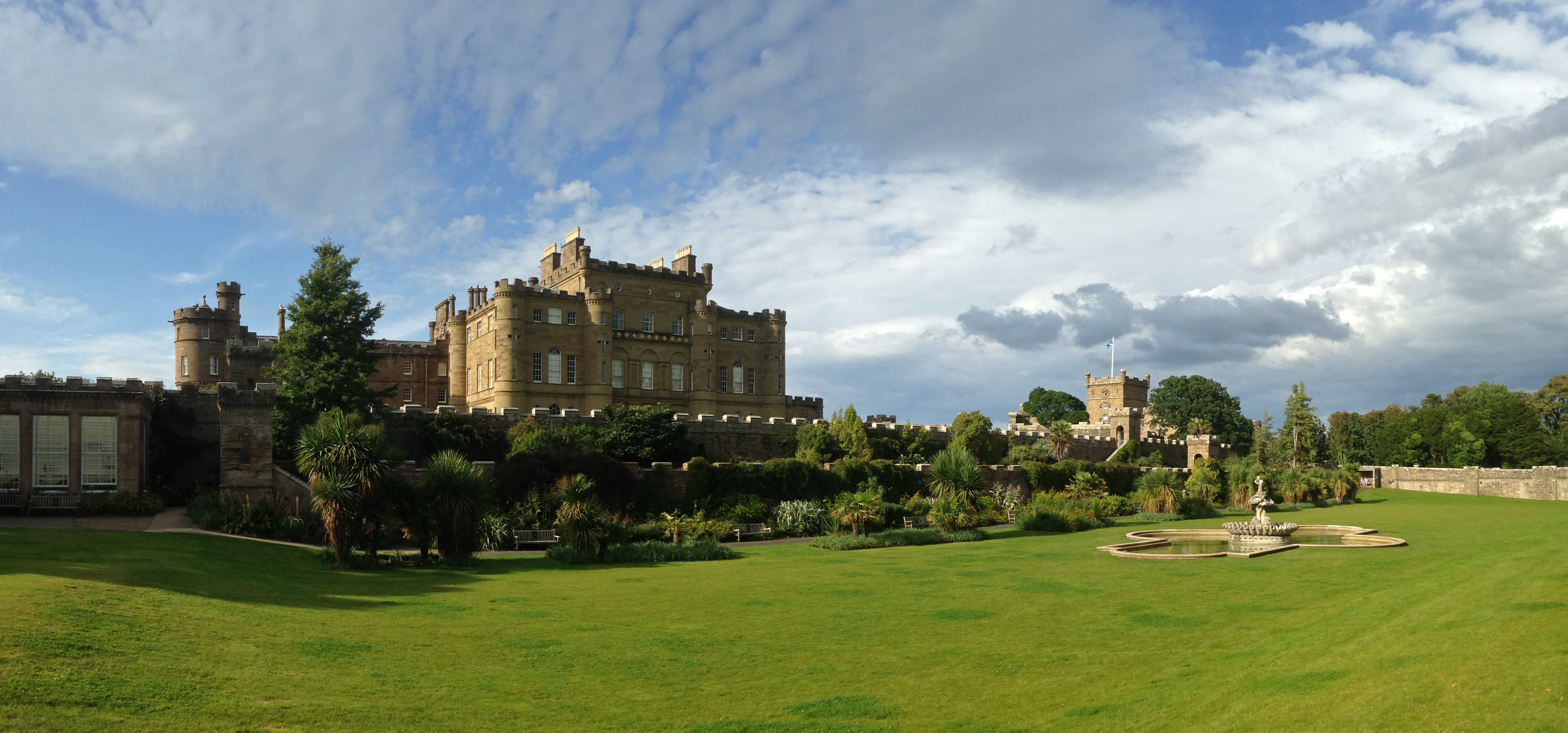 Panoramic view of Culzean Castle main building