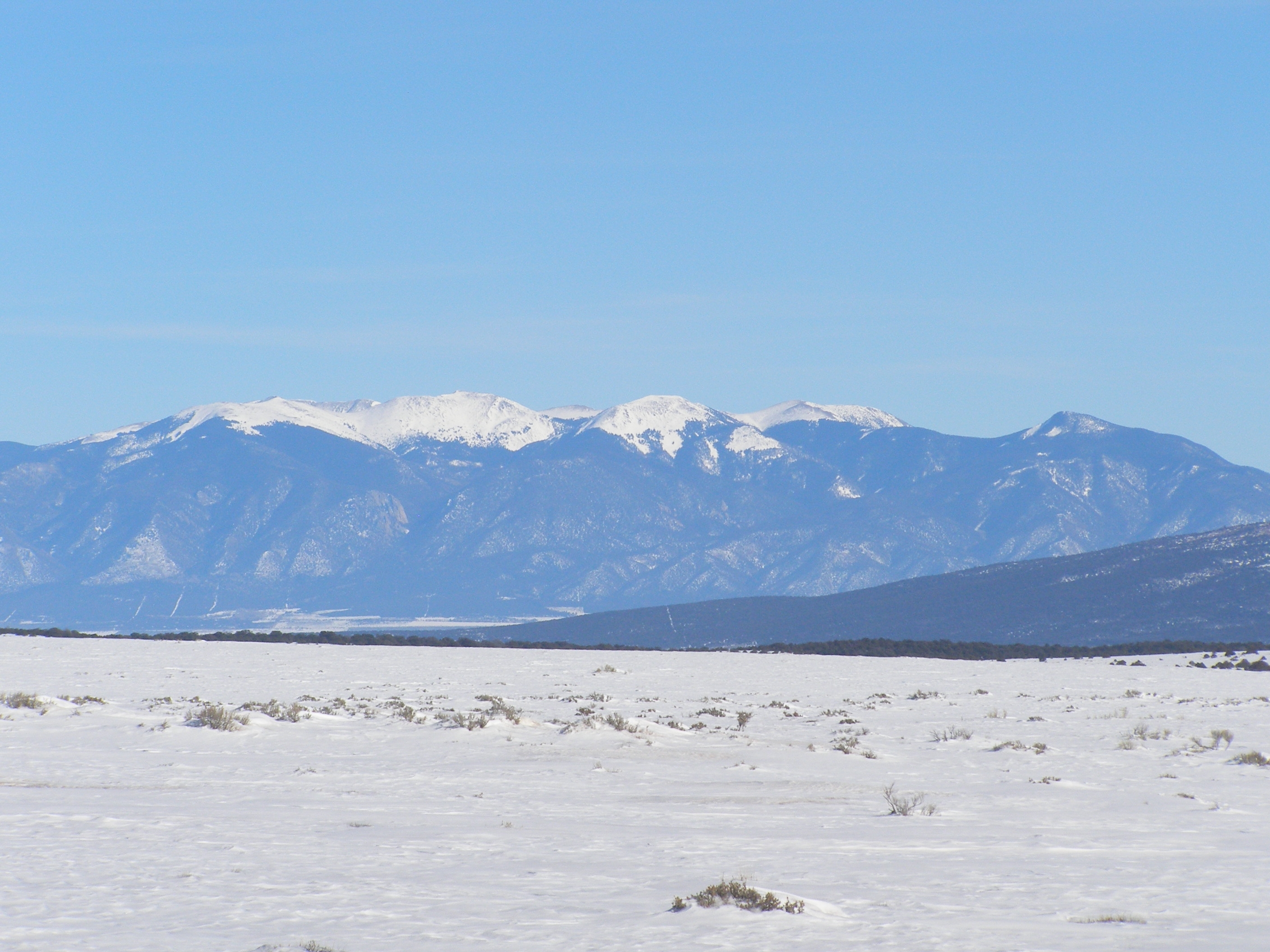 Latir Peak Wilderness area — in the Sangre de Cristo Mountains, within Carson National Forest, northern New Mexico.
Taken from milepost 394 along US-285, 10 miles (16 km) north of Tres Piedras, and 14 miles (23 km) south of the New Mexico/Colorado border.