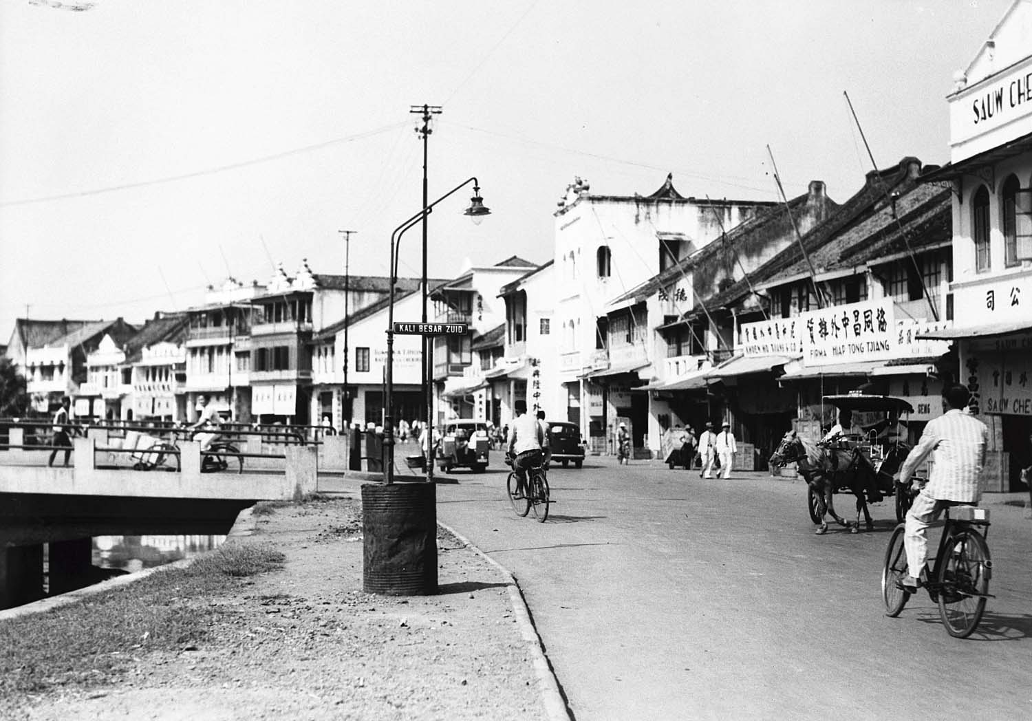 The 'Kali Besar Zuid' in Batavia's Chinese quarter